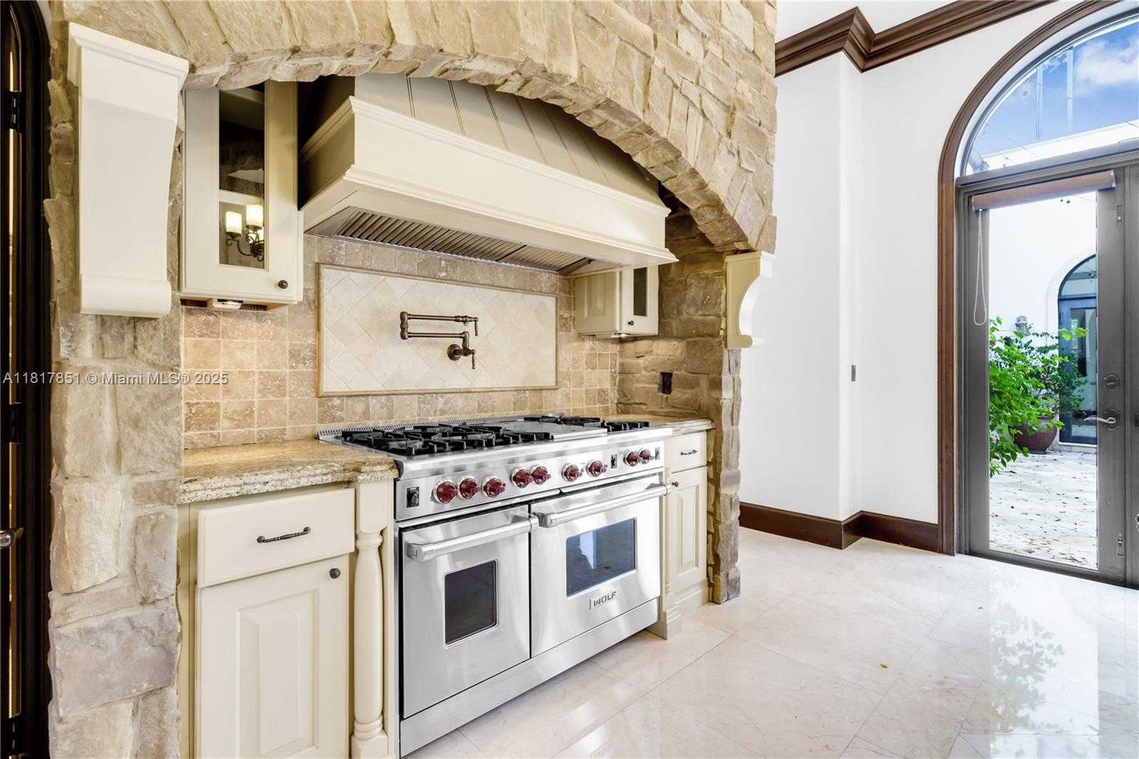 Small Image of 9801 SOUTH WEST 60TH CT, Pinecrest Number 19