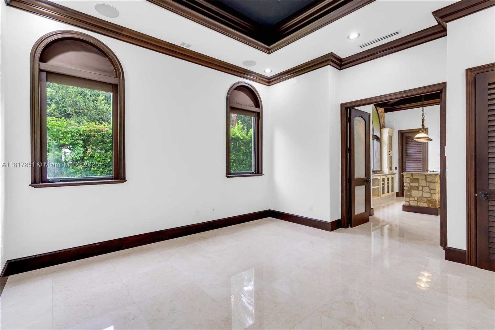 Small Image of 9801 SOUTH WEST 60TH CT, Pinecrest Number 23