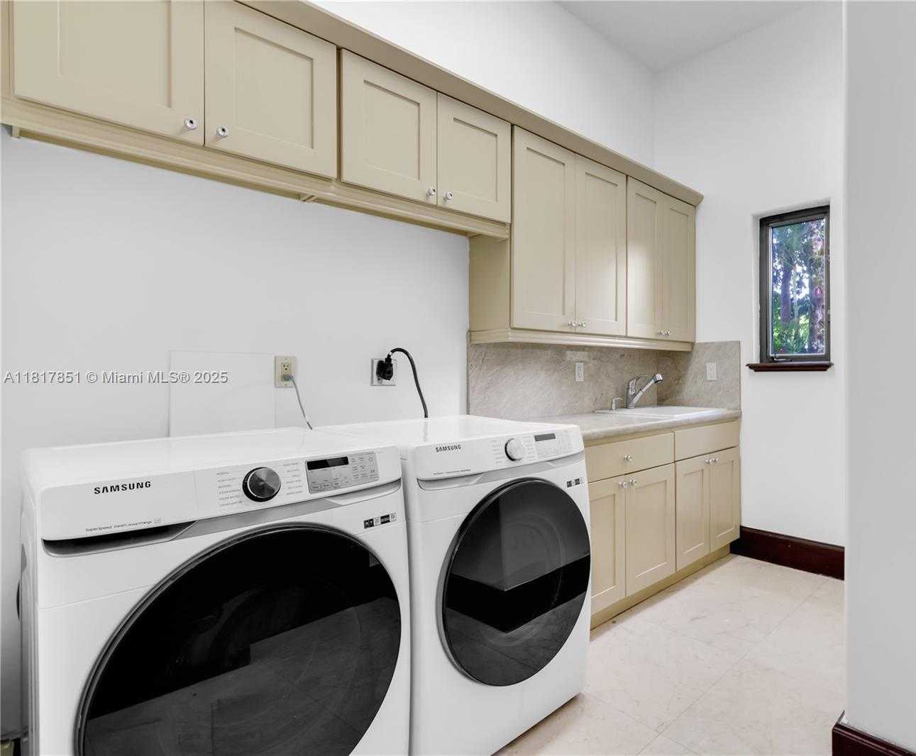 Small Image of 9801 SOUTH WEST 60TH CT, Pinecrest Number 36