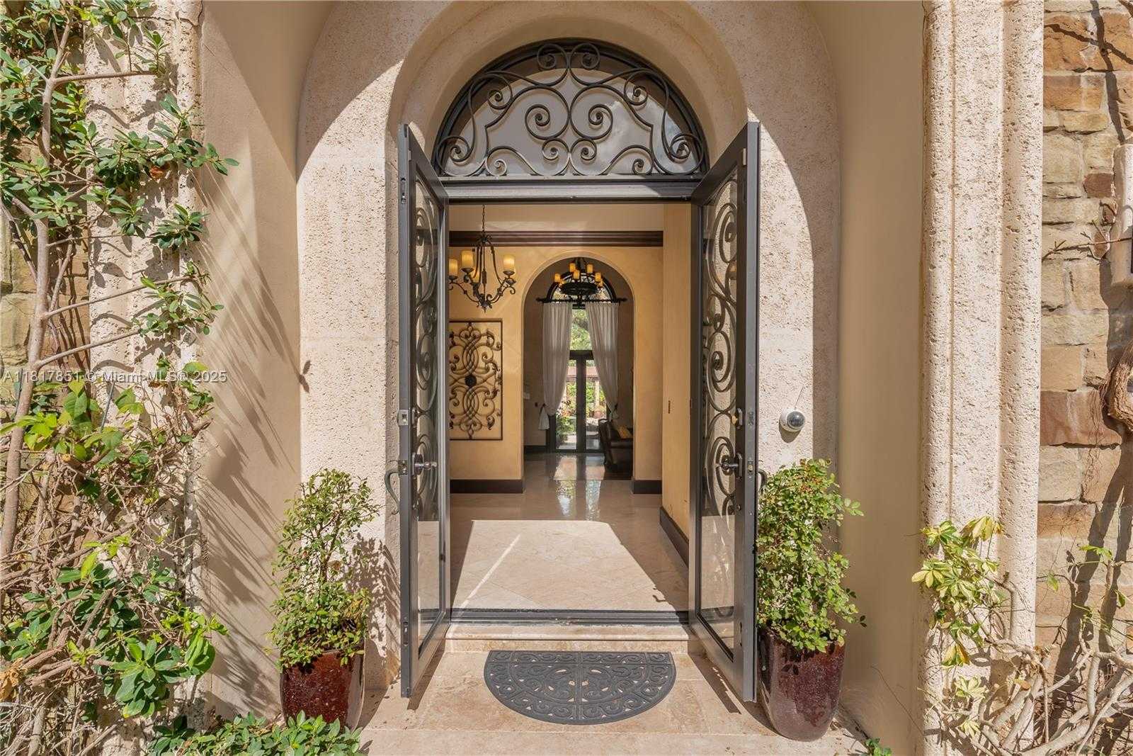 Small Image of 9801 SOUTH WEST 60TH CT, Pinecrest Number 4