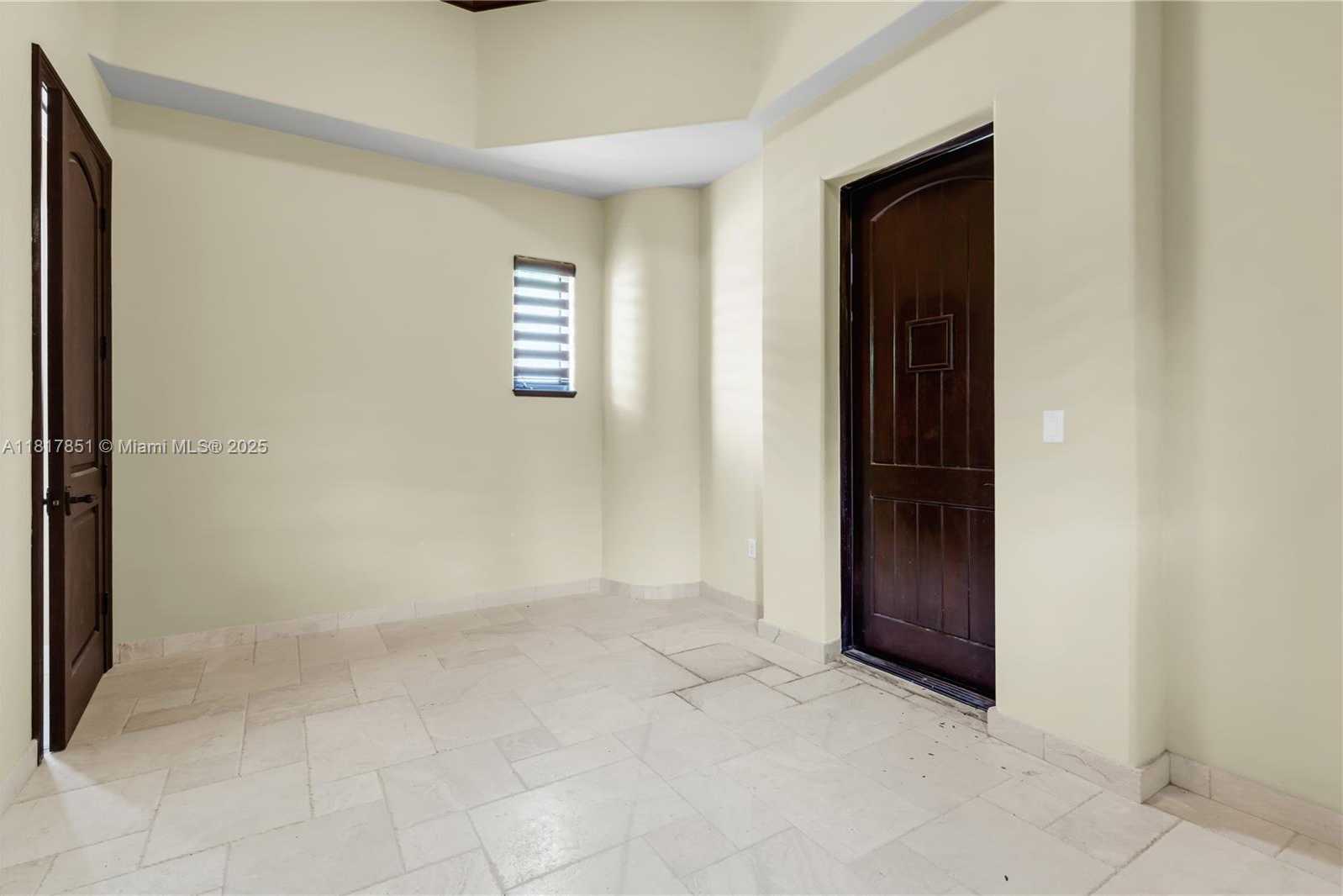 Small Image of 9801 SOUTH WEST 60TH CT, Pinecrest Number 42