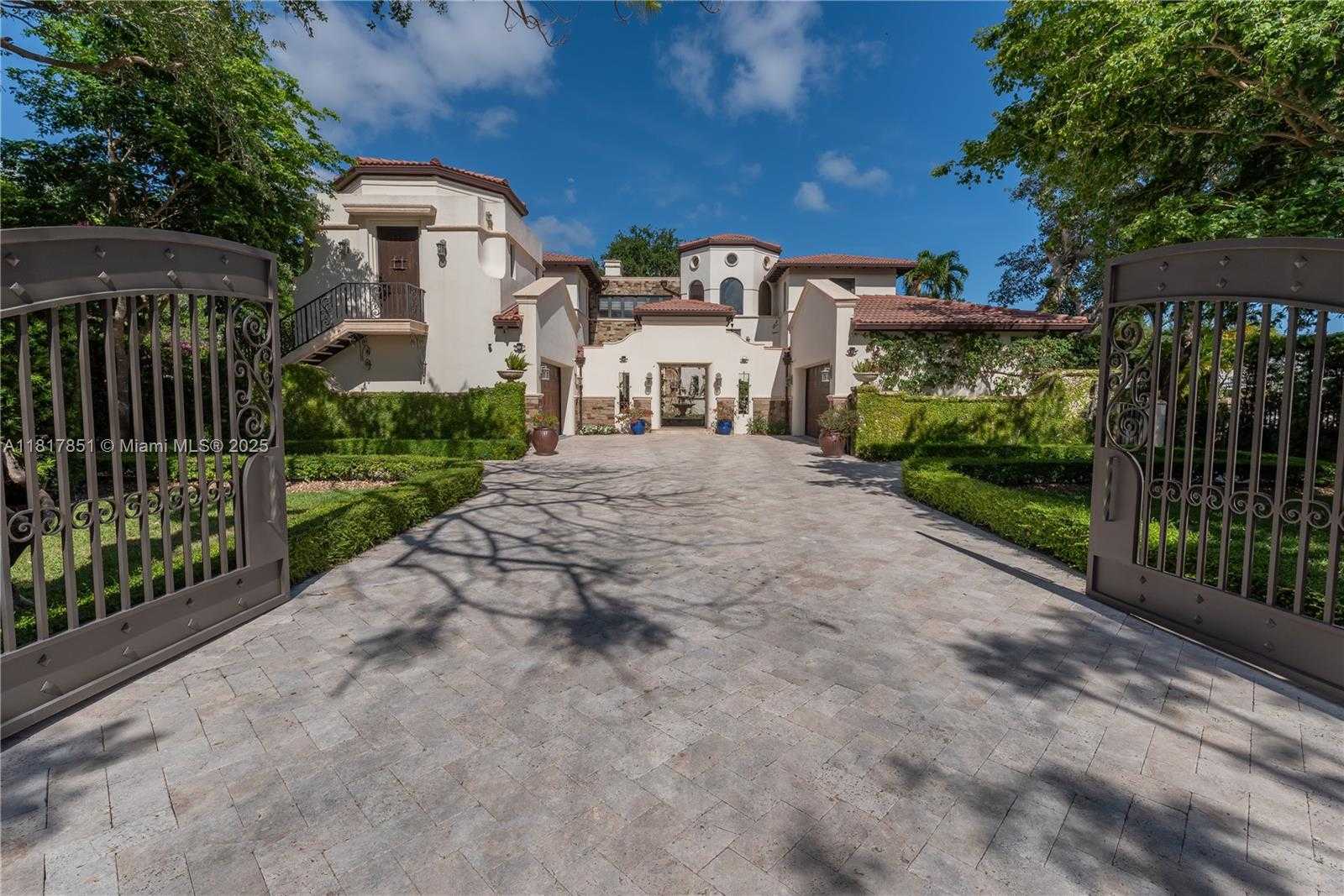 Small Image of 9801 SOUTH WEST 60TH CT, Pinecrest Number 45