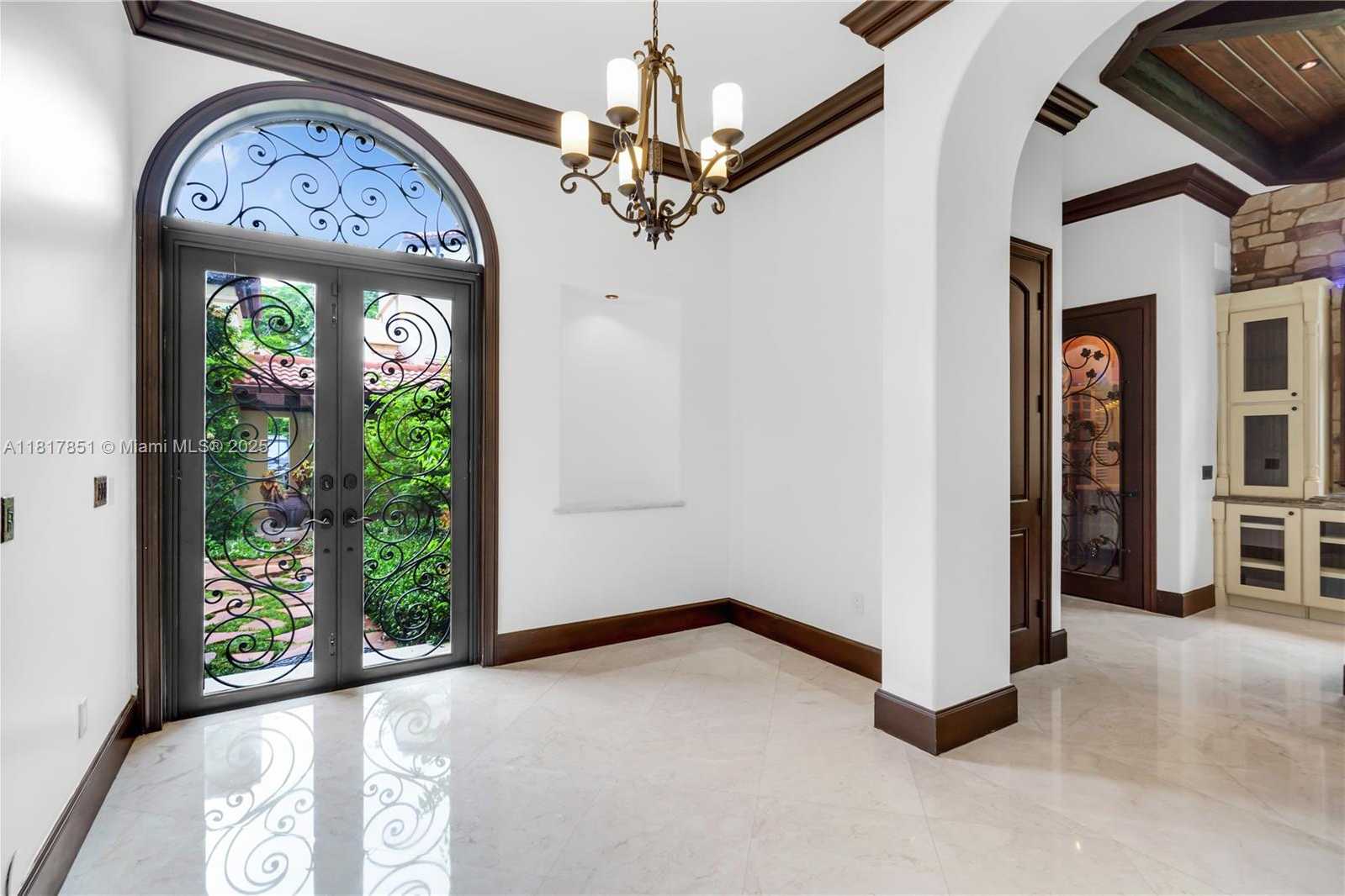 Small Image of 9801 SOUTH WEST 60TH CT, Pinecrest Number 9