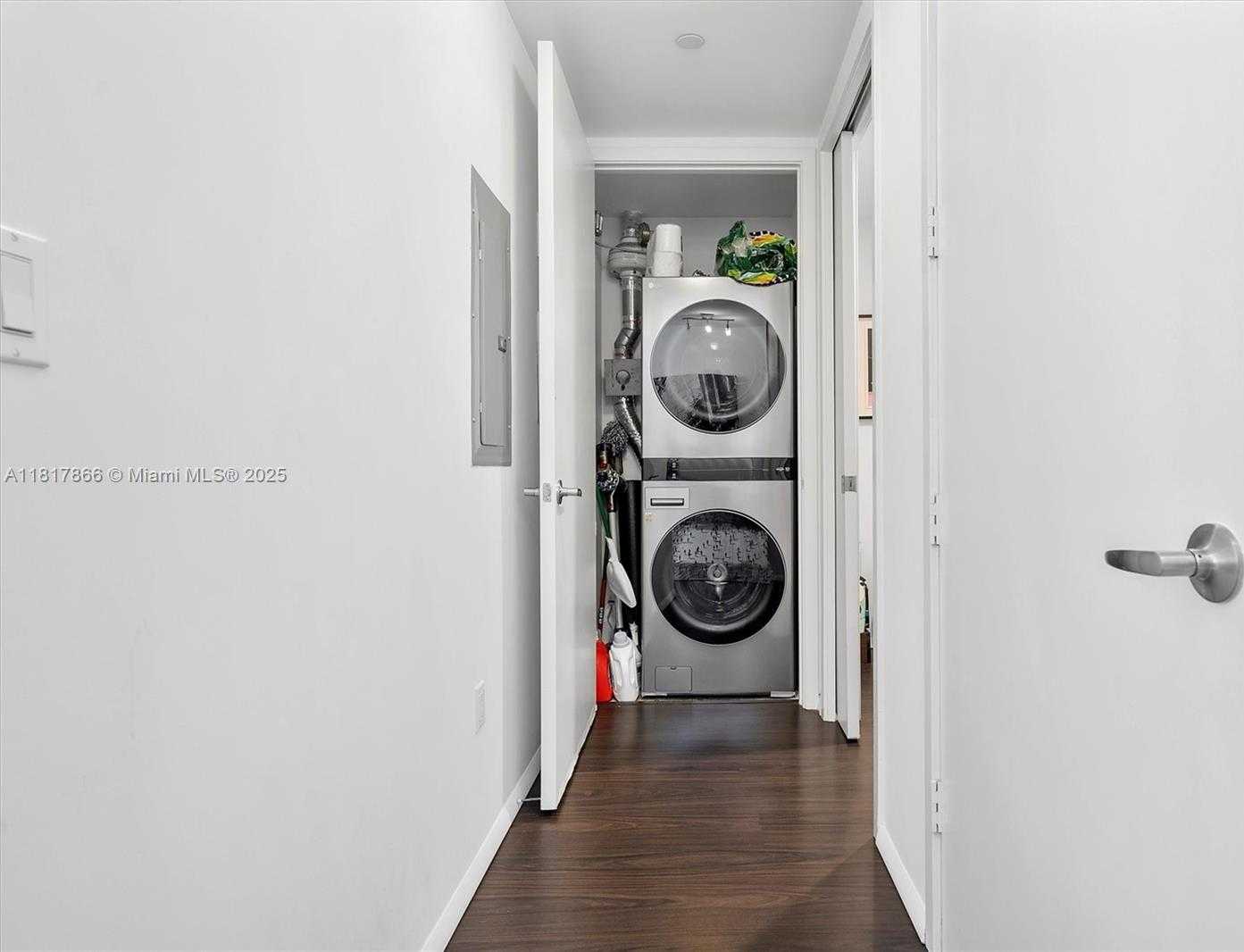 Small Image of 1040 BISCAYNE BLVD #1708, Miami Number 15