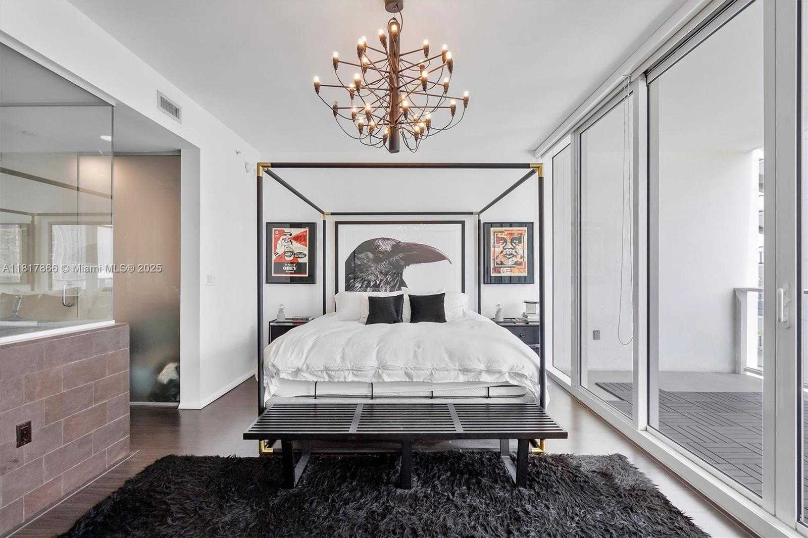 Small Image of 1040 BISCAYNE BLVD #1708, Miami Number 3