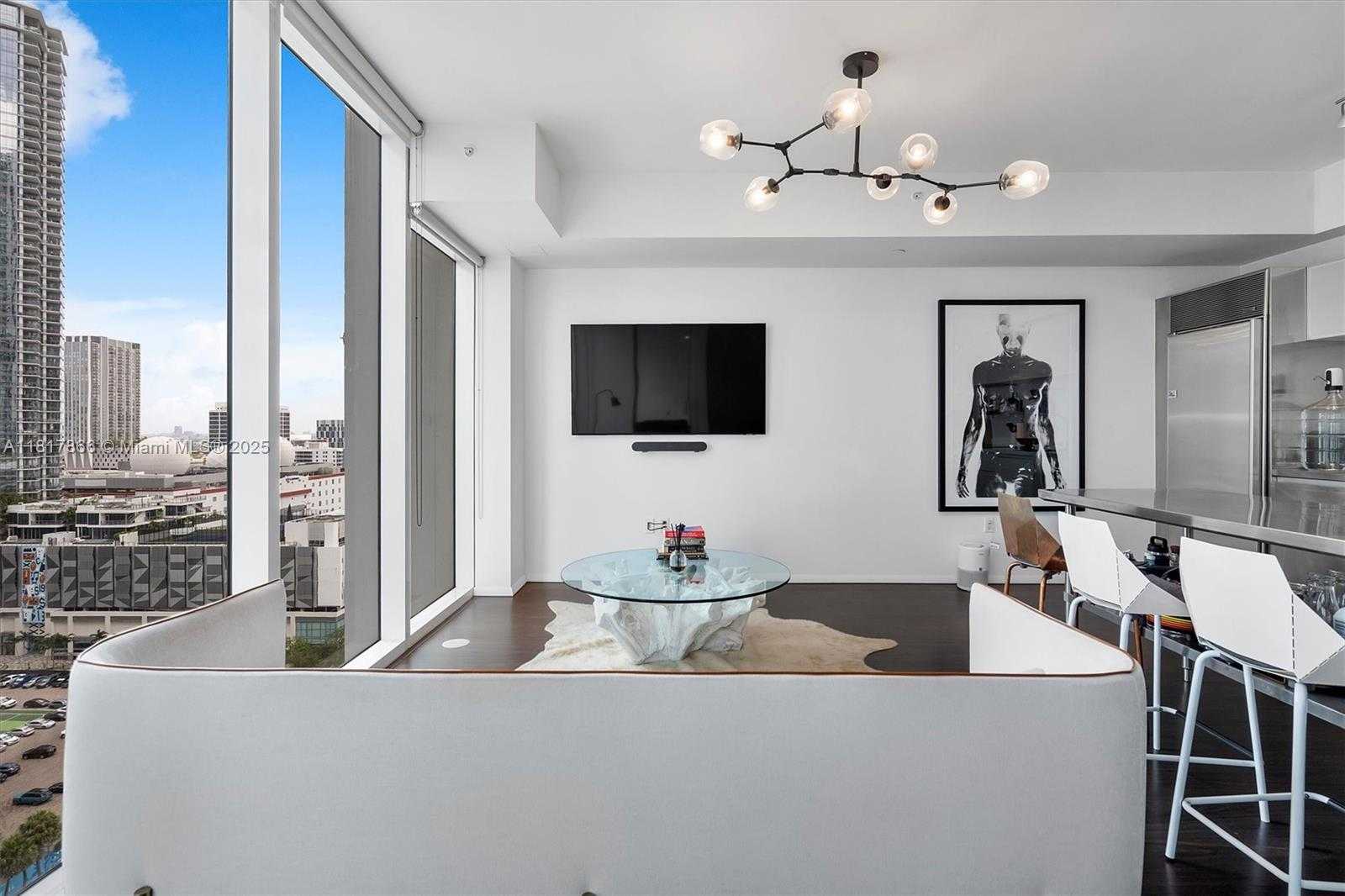 Small Image of 1040 BISCAYNE BLVD #1708, Miami Number 8