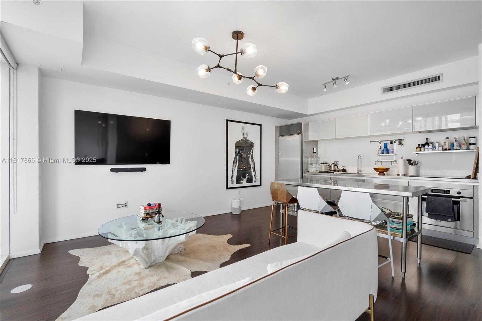 Small Image of 1040 BISCAYNE BLVD #1708, Miami Number 9