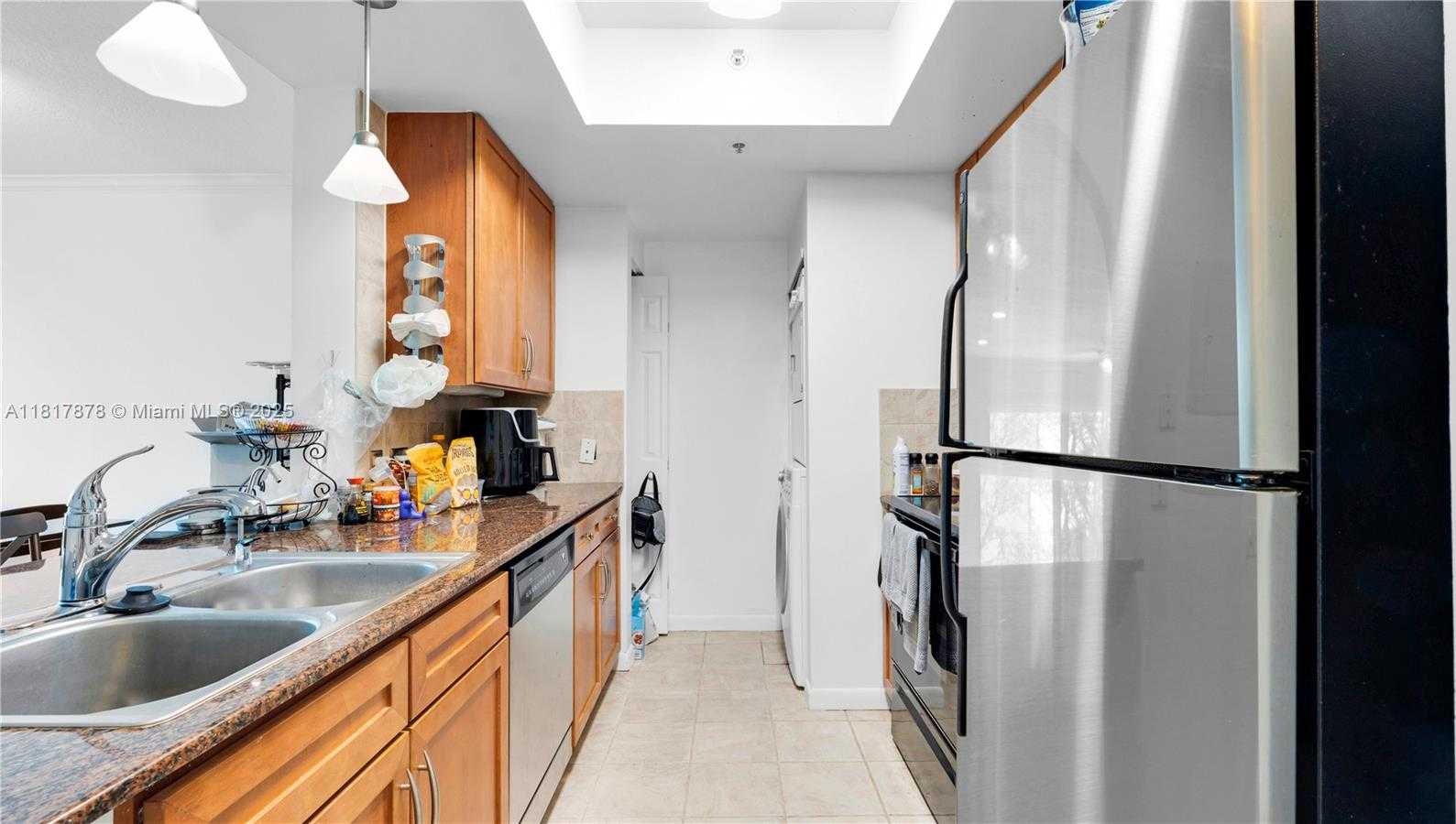 Small Image of 2000 NORTH BAYSHORE DR #218, Miami Number 14