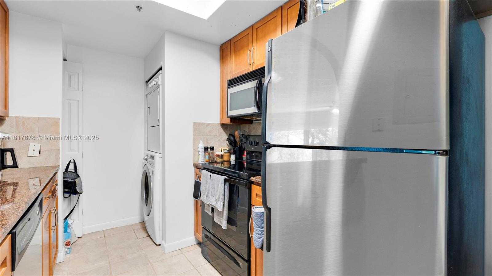 Small Image of 2000 NORTH BAYSHORE DR #218, Miami Number 15