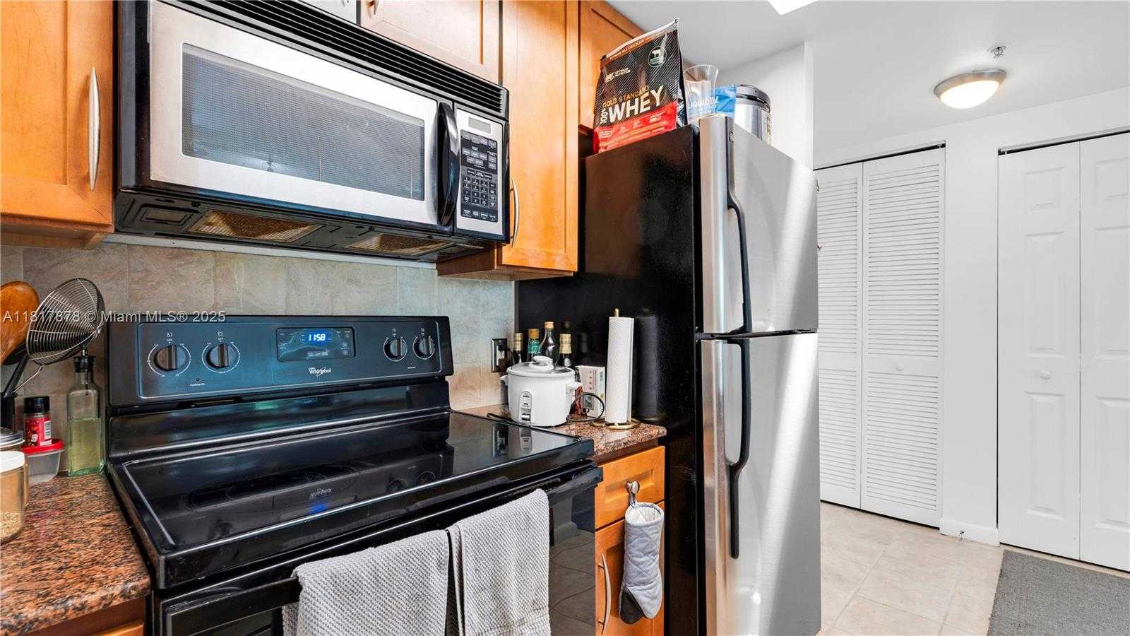Small Image of 2000 NORTH BAYSHORE DR #218, Miami Number 16