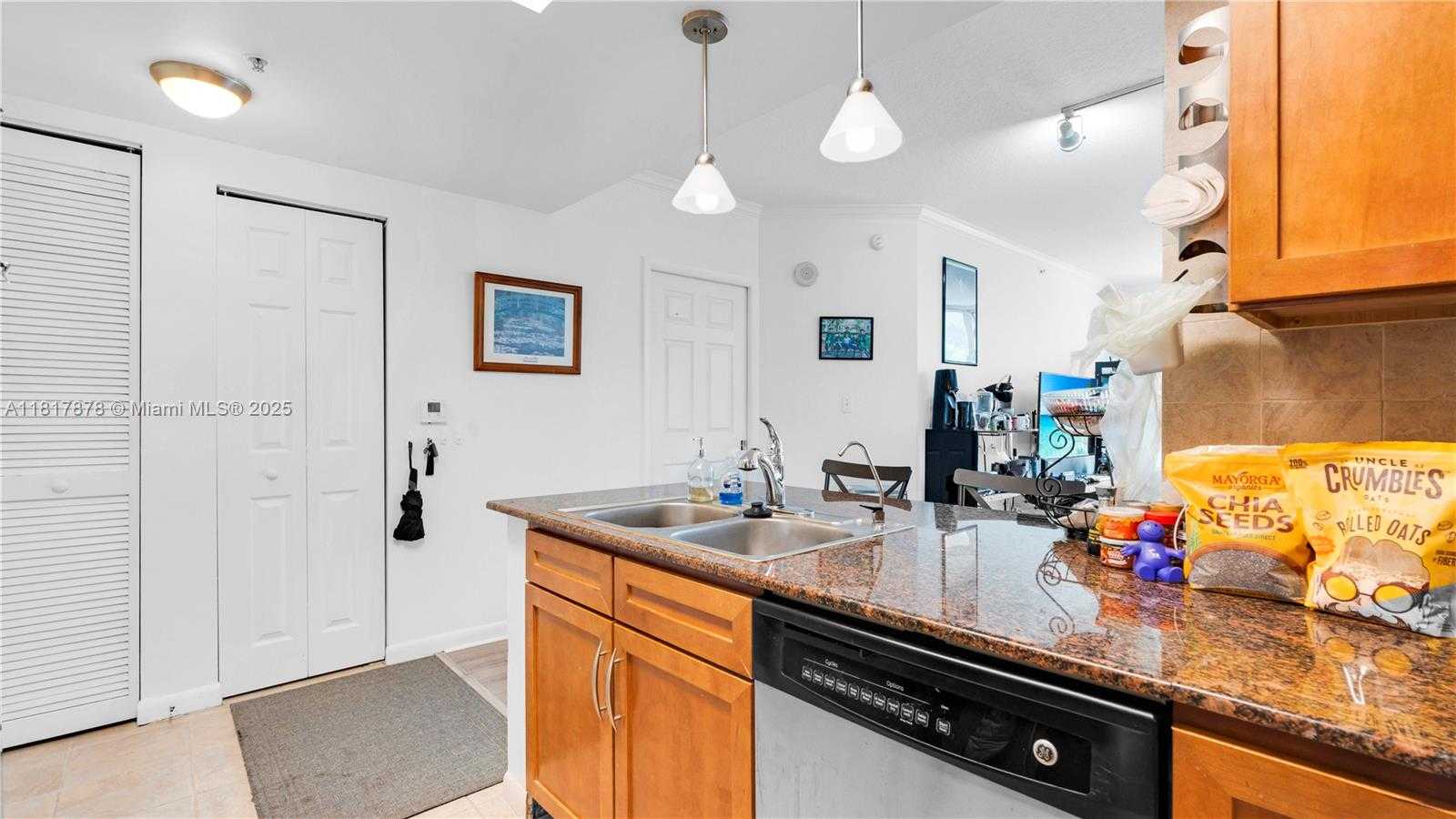 Small Image of 2000 NORTH BAYSHORE DR #218, Miami Number 18