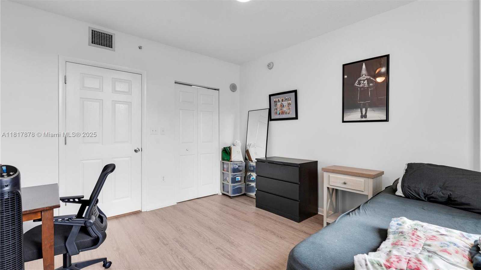 Small Image of 2000 NORTH BAYSHORE DR #218, Miami Number 21