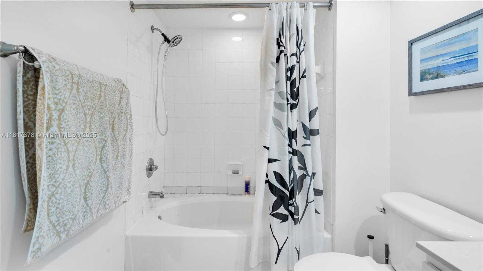 Small Image of 2000 NORTH BAYSHORE DR #218, Miami Number 25