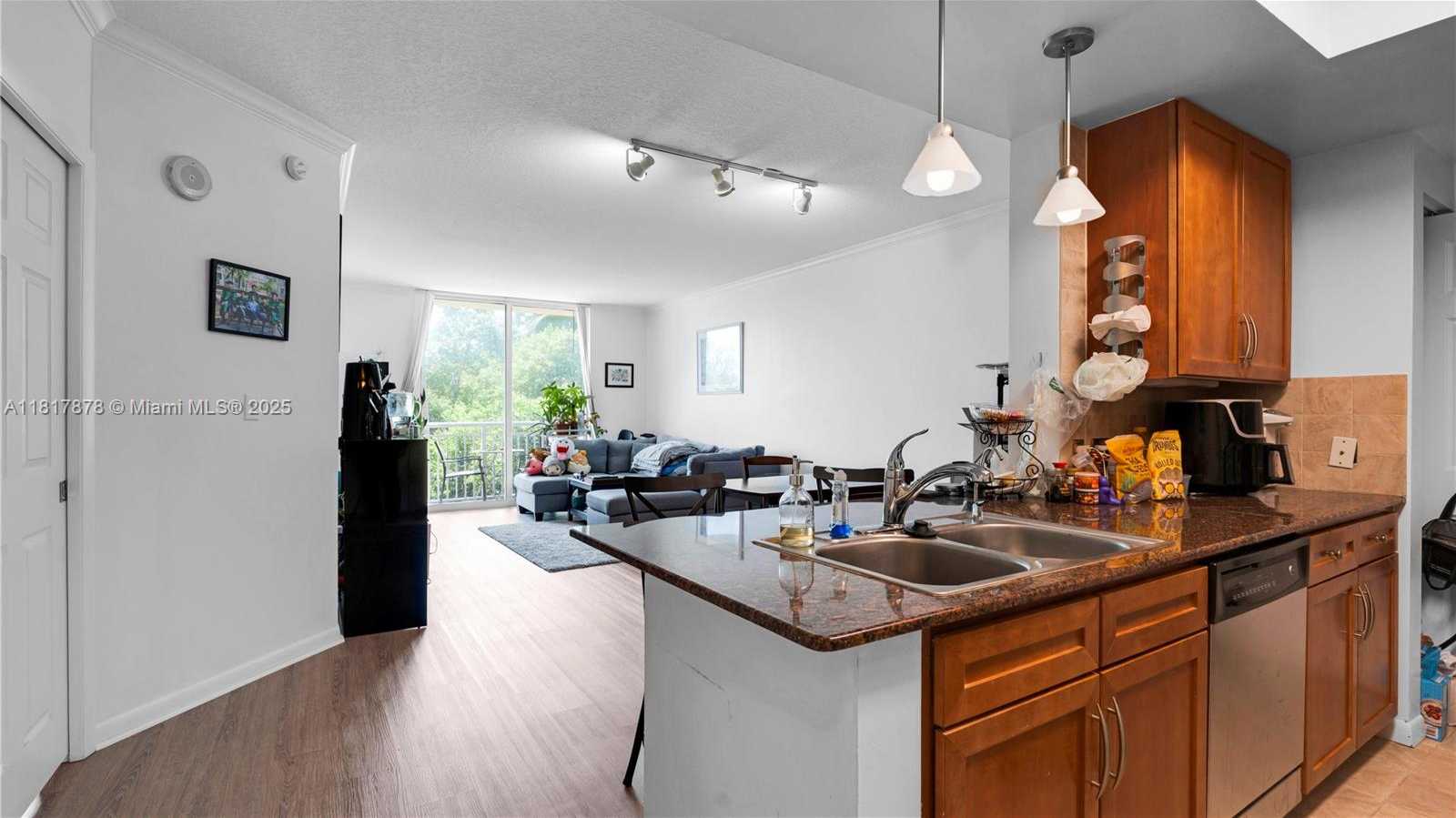 Small Image of 2000 NORTH BAYSHORE DR #218, Miami Number 7