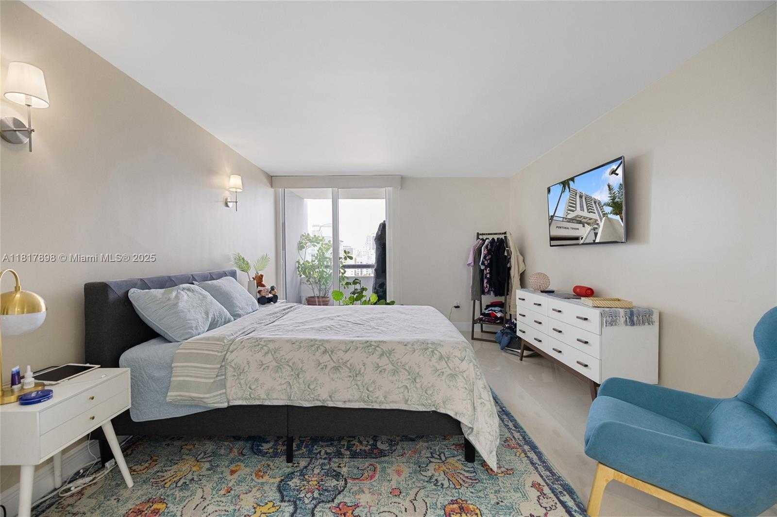 Small Image of 3200 COLLINS AVE #12-3, Miami Beach Number 13