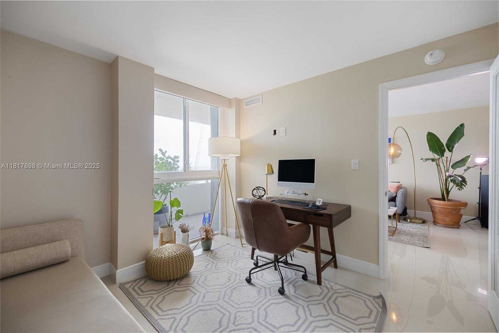 Small Image of 3200 COLLINS AVE #12-3, Miami Beach Number 20