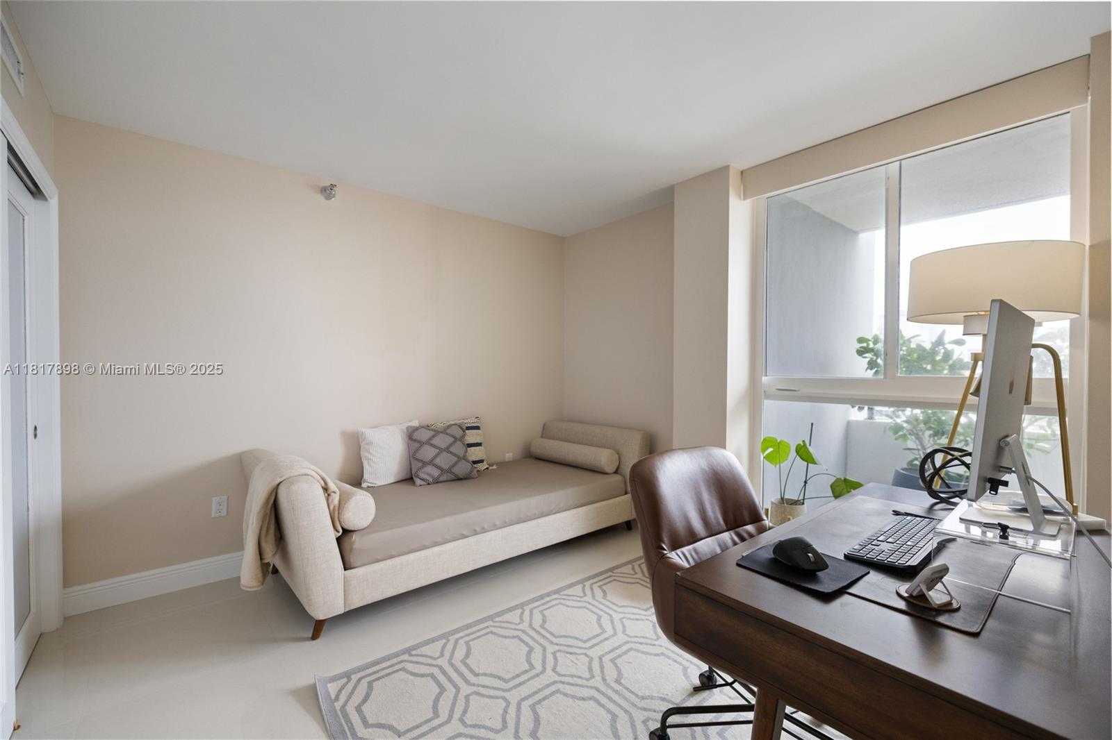 Small Image of 3200 COLLINS AVE #12-3, Miami Beach Number 21