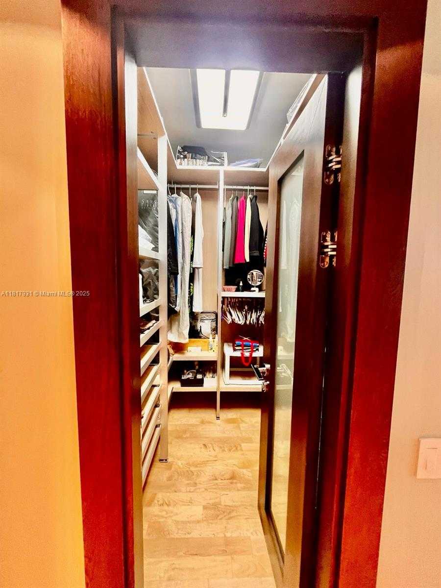 Small Image of 808 BRICKELL KEY DR #1508, Miami Number 10