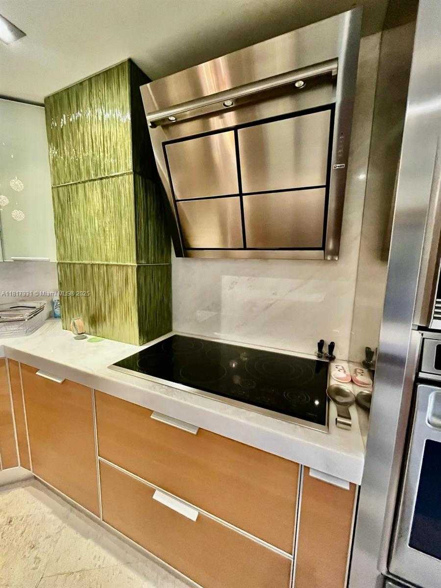 Small Image of 808 BRICKELL KEY DR #1508, Miami Number 14