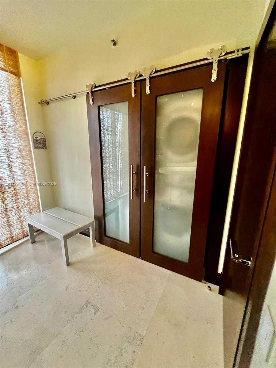 Small Image of 808 BRICKELL KEY DR #1508, Miami Number 20