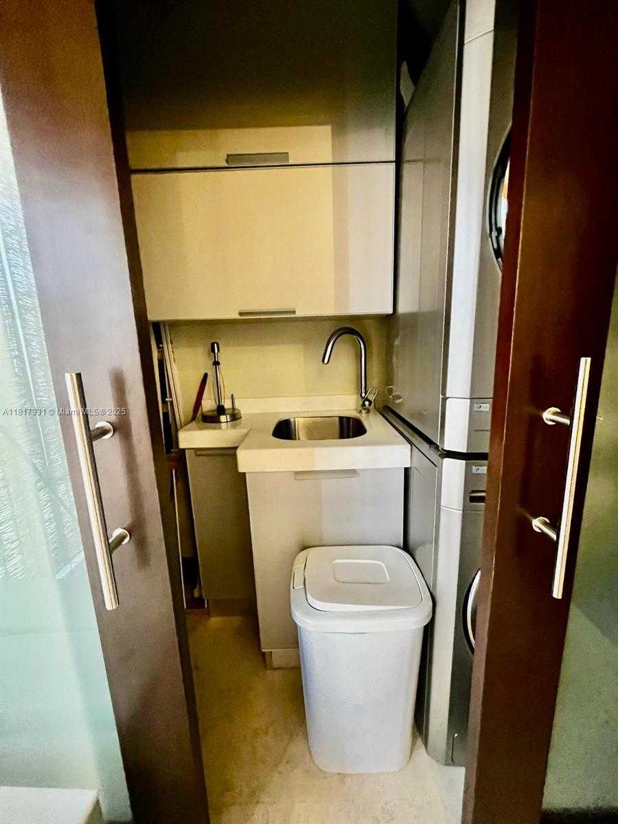 Small Image of 808 BRICKELL KEY DR #1508, Miami Number 47
