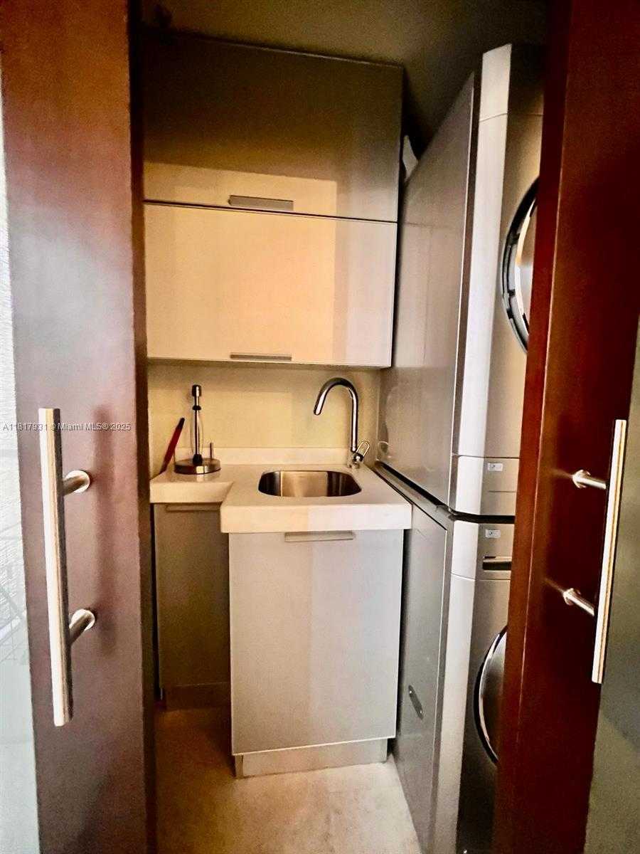Small Image of 808 BRICKELL KEY DR #1508, Miami Number 54