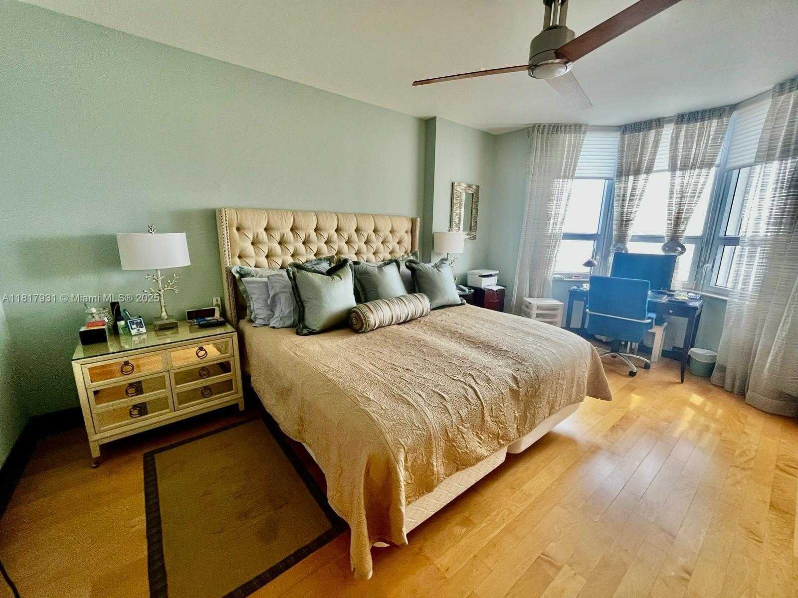 Small Image of 808 BRICKELL KEY DR #1508, Miami Number 8