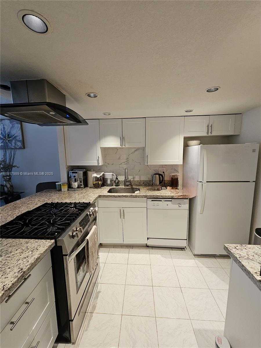 Small Image of 2030 SOUTH OCEAN DR #1511, Hallandale Beach Number 11