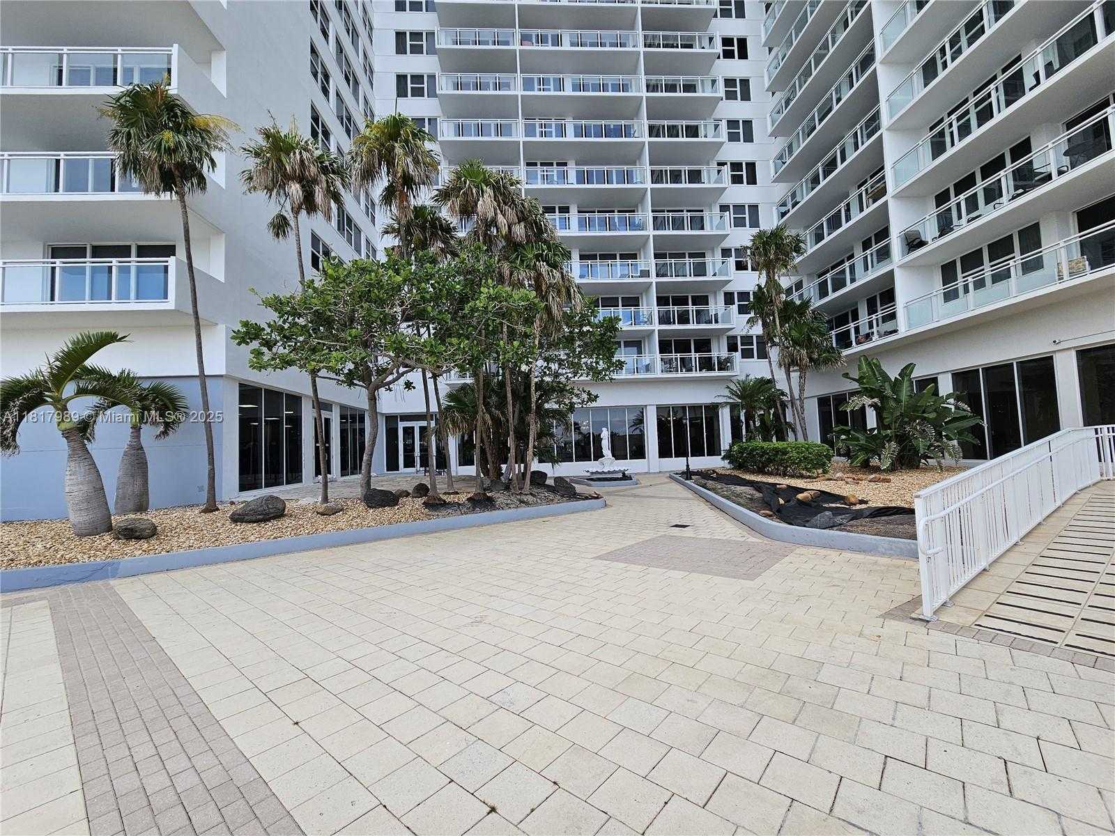 Small Image of 2030 SOUTH OCEAN DR #1511, Hallandale Beach Number 32