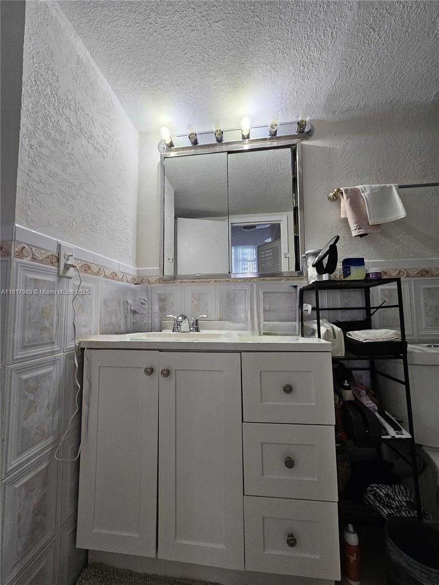 Small Image of 2030 SOUTH OCEAN DR #1511, Hallandale Beach Number 9