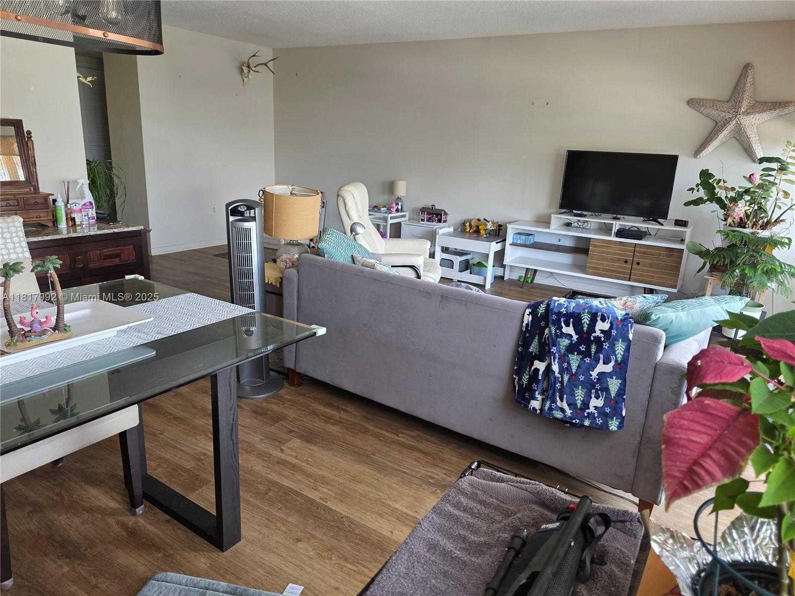 Small Image of 1080 94TH ST #302, Bay Harbor Islands Number 3