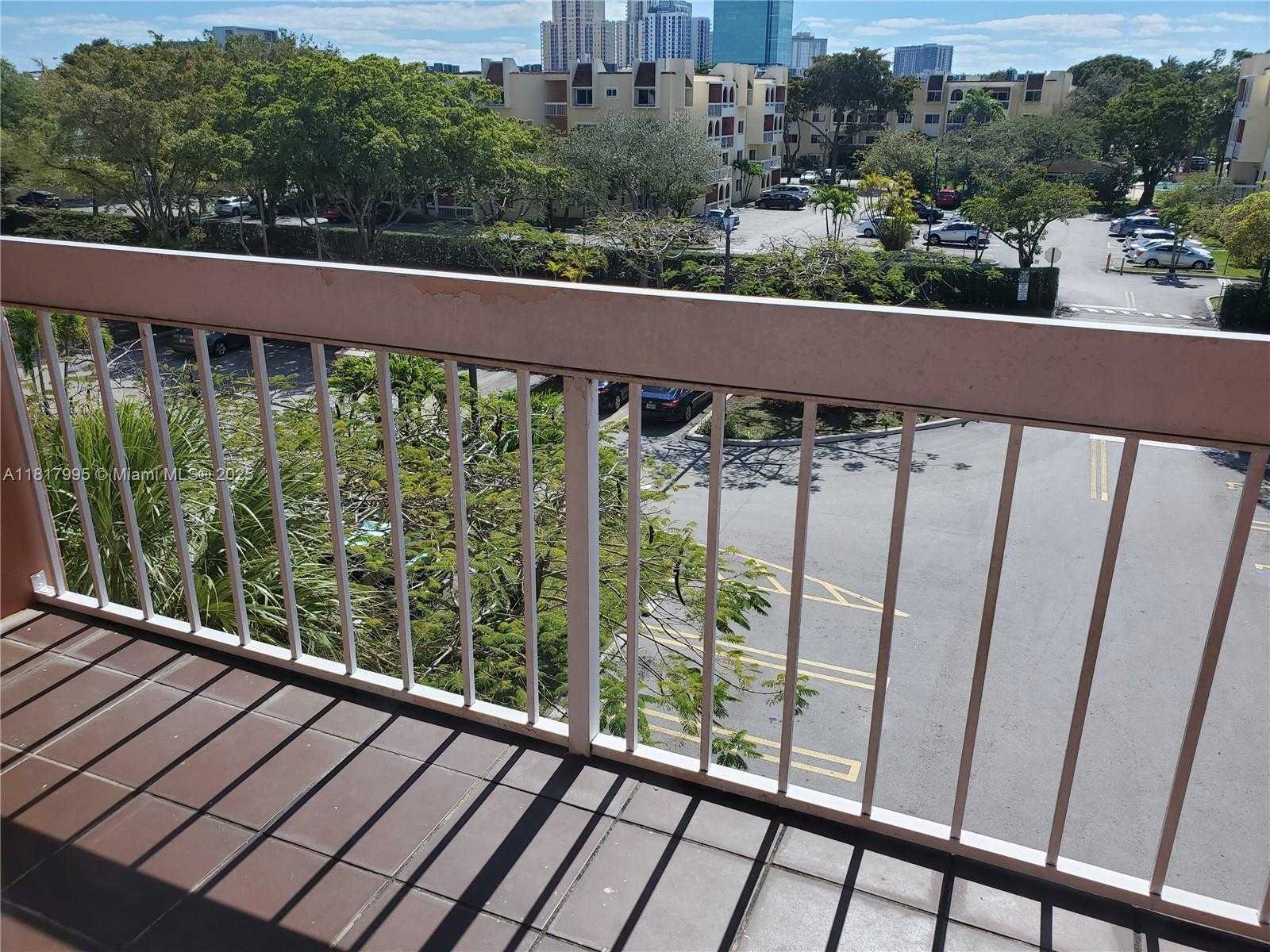 Small Image of 7705 CAMINO REAL #B401, Miami Number 15