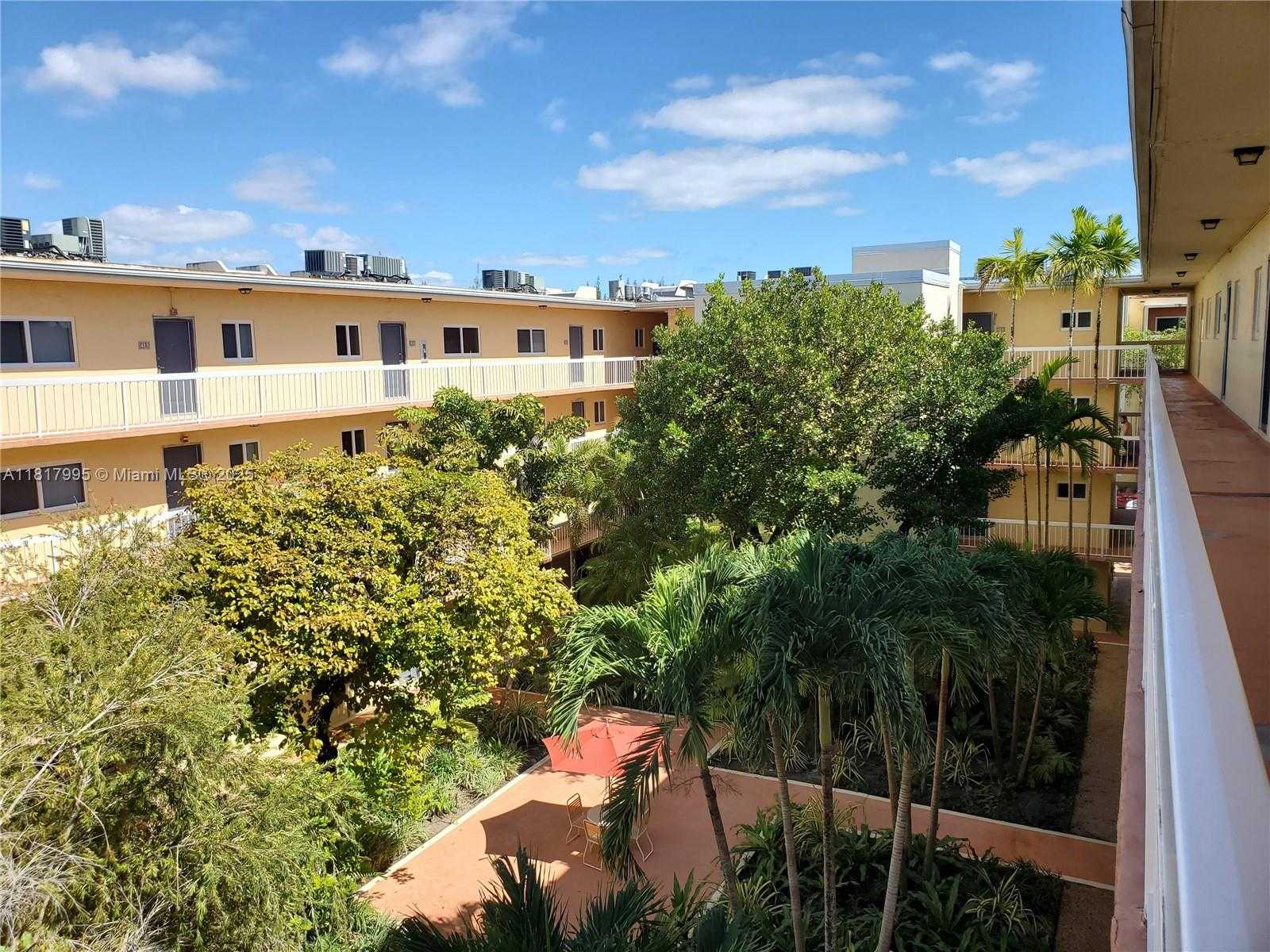 Small Image of 7705 CAMINO REAL #B401, Miami Number 16