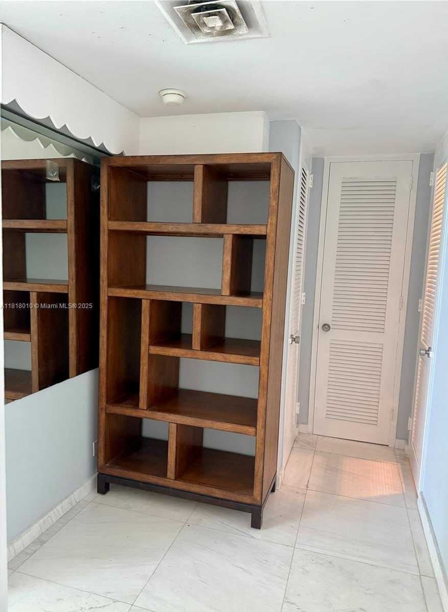 Small Image of 5055 COLLINS AVE #4A, Miami Beach Number 10