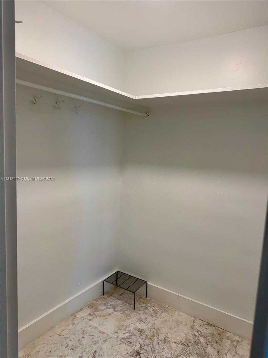 Small Image of 5055 COLLINS AVE #4A, Miami Beach Number 12