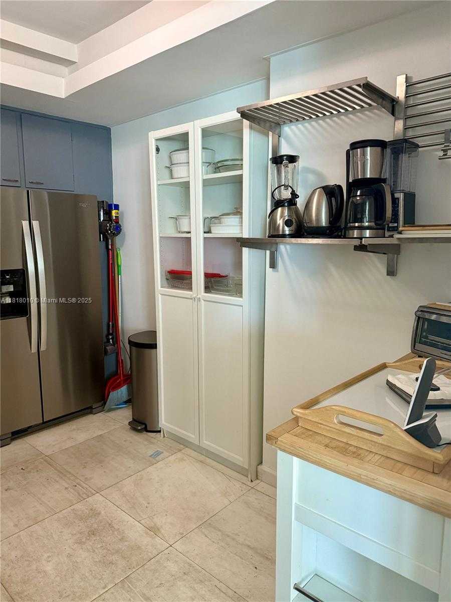 Small Image of 5055 COLLINS AVE #4A, Miami Beach Number 16