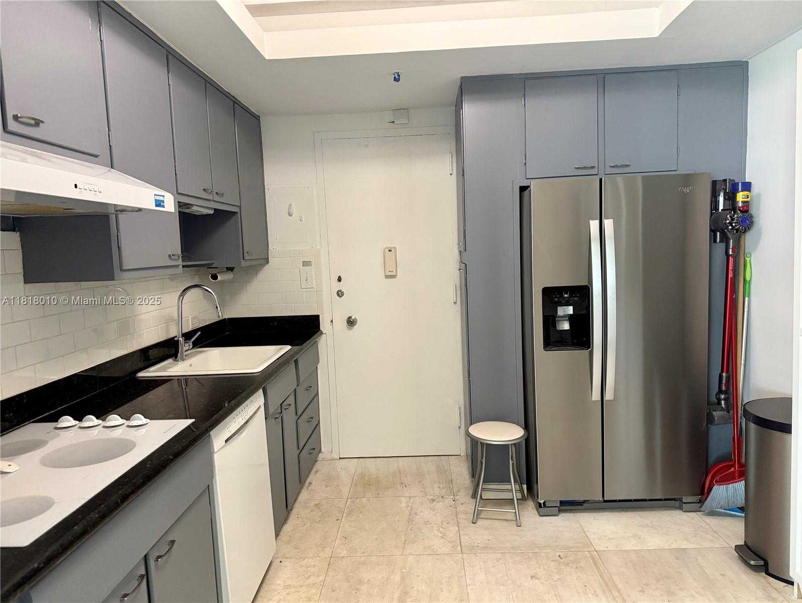Small Image of 5055 COLLINS AVE #4A, Miami Beach Number 17