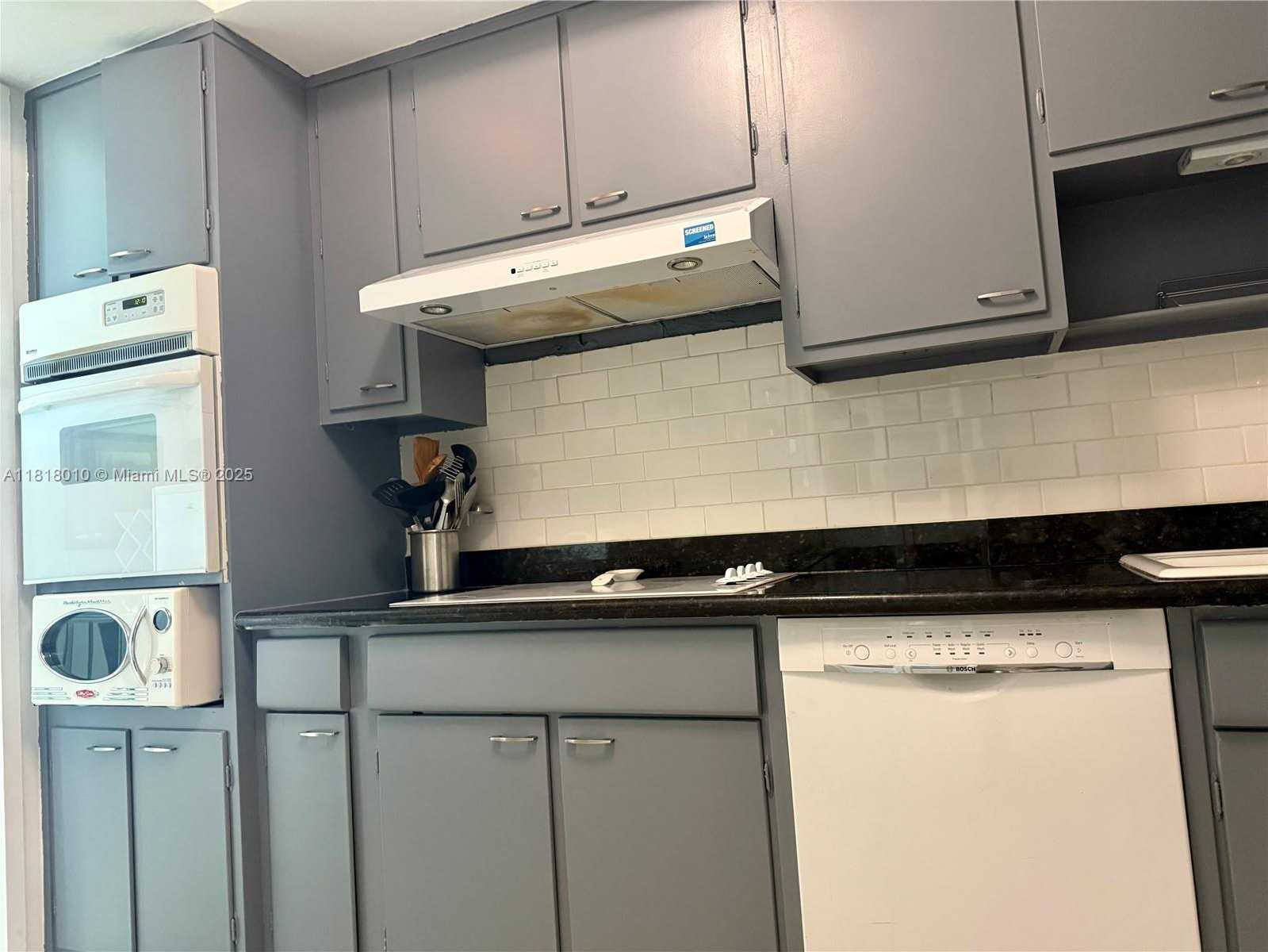 Small Image of 5055 COLLINS AVE #4A, Miami Beach Number 18