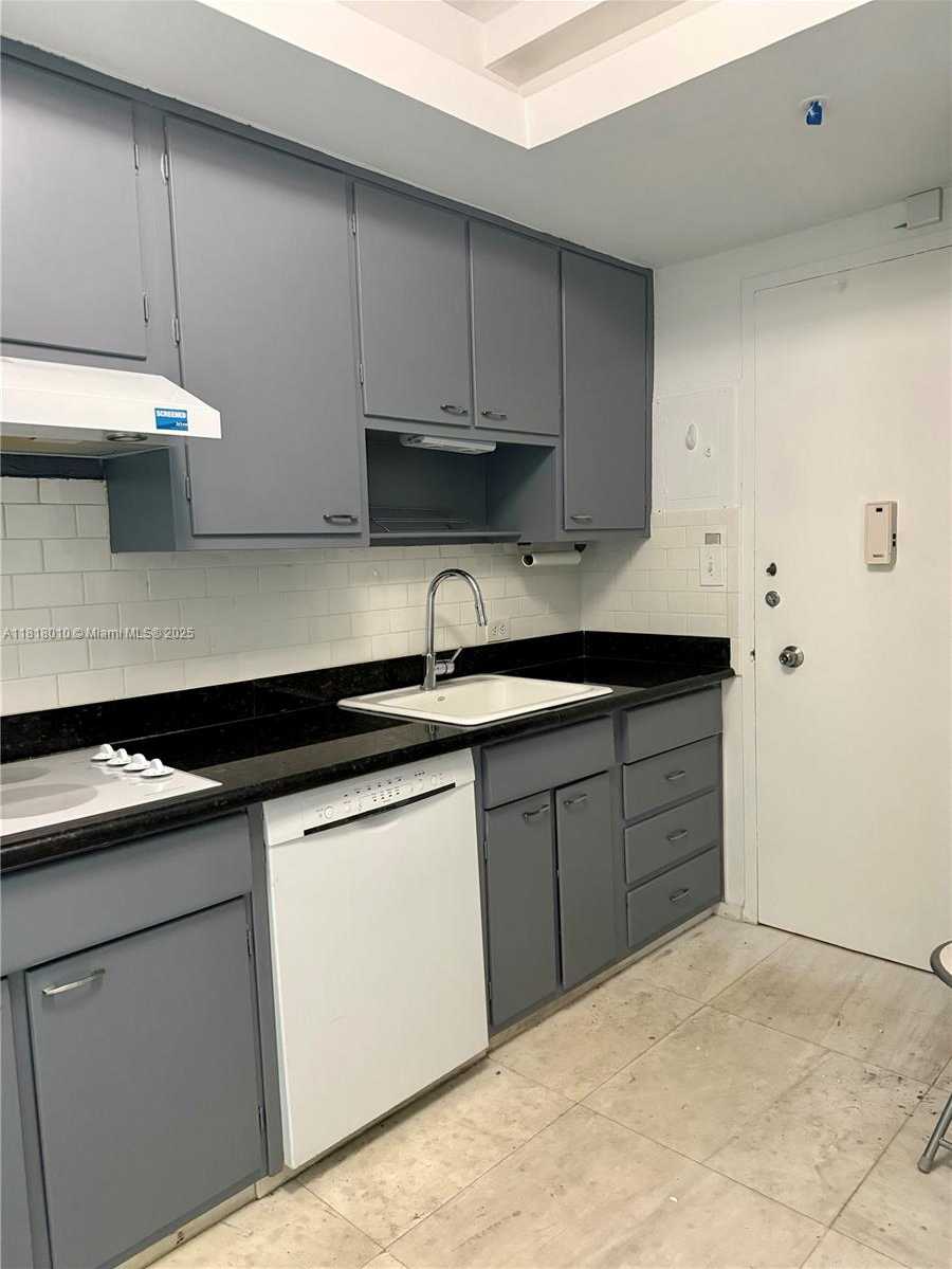 Small Image of 5055 COLLINS AVE #4A, Miami Beach Number 19