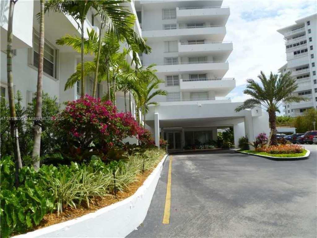 Small Image of 199 OCEAN LANE DR #703, Key Biscayne Number 17