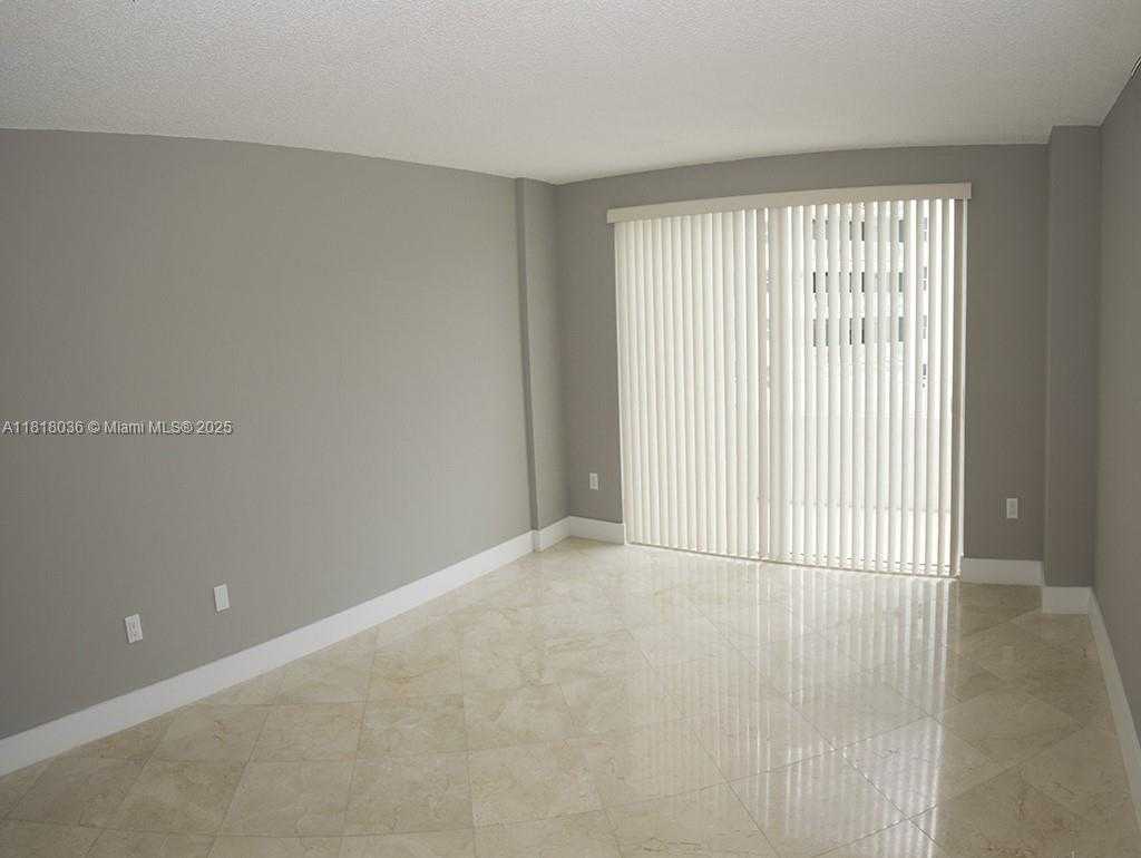 Small Image of 199 OCEAN LANE DR #703, Key Biscayne Number 5