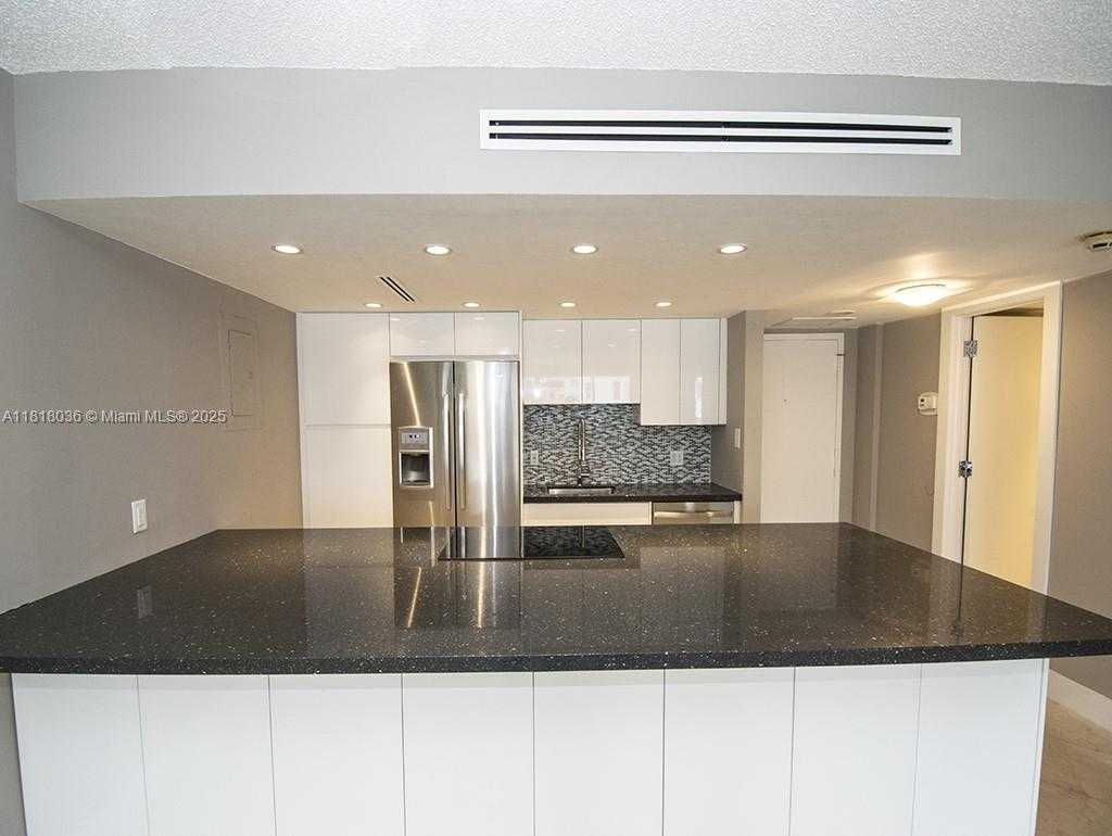 Small Image of 199 OCEAN LANE DR #703, Key Biscayne Number 8