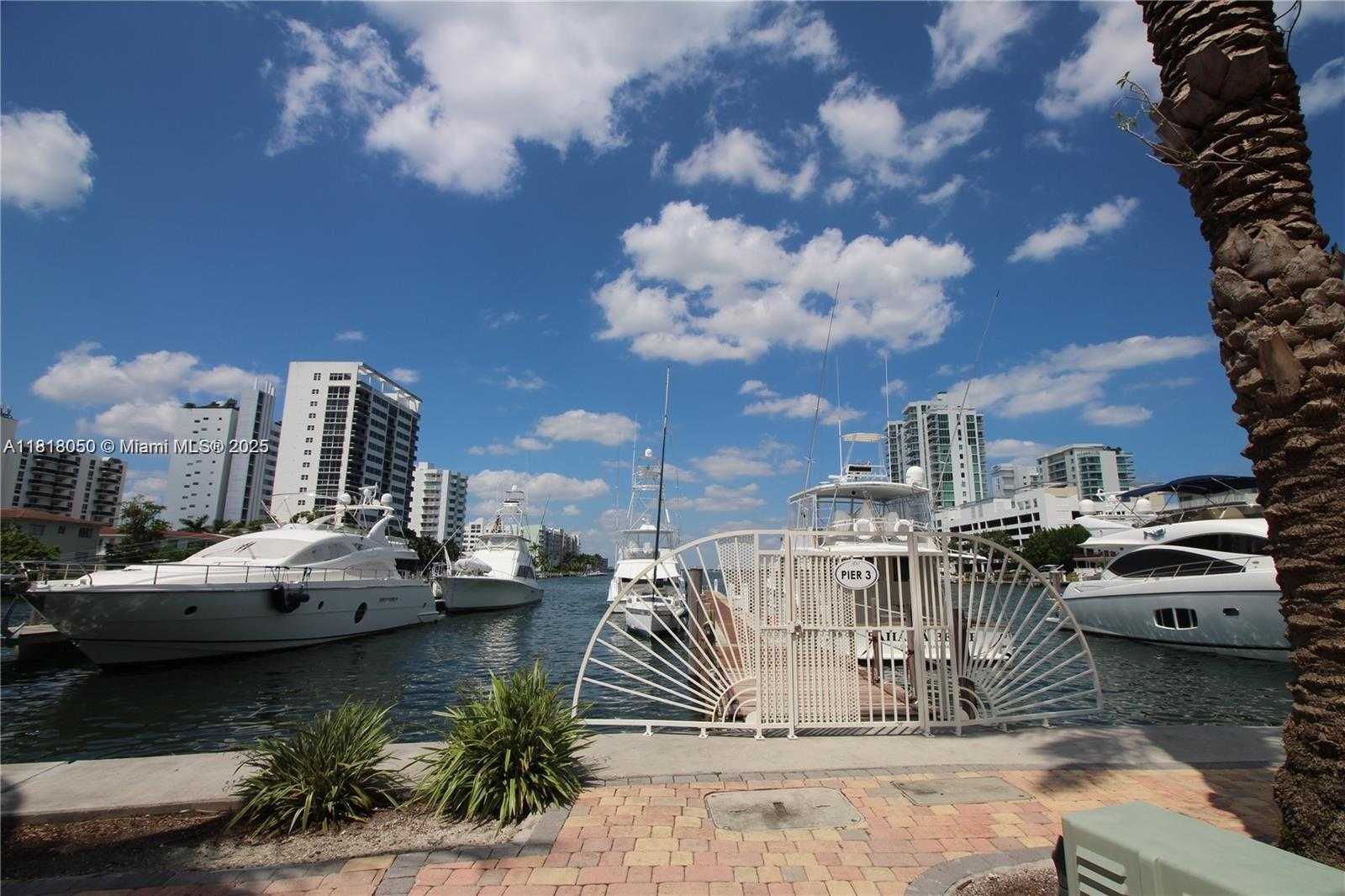 Small Image of 7910 HARBOR ISLAND DR #1004, North Bay Village Number 20