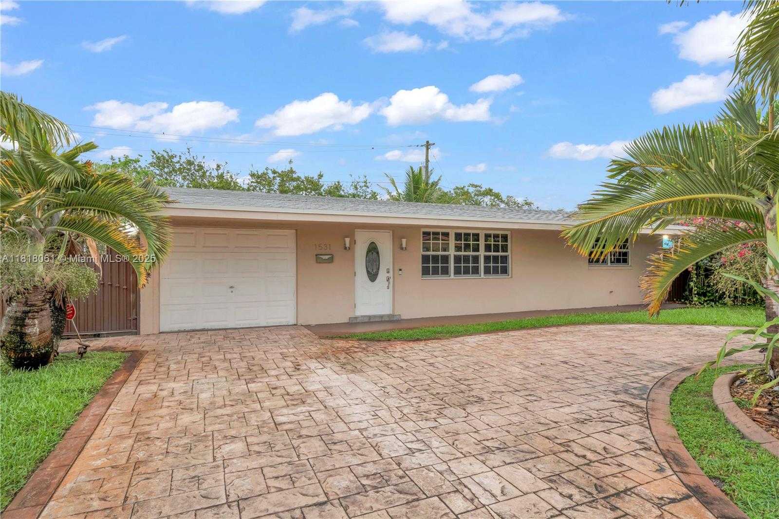 Small Image of 1531 NORTH WEST 81ST AVE, Pembroke Pines Number 2