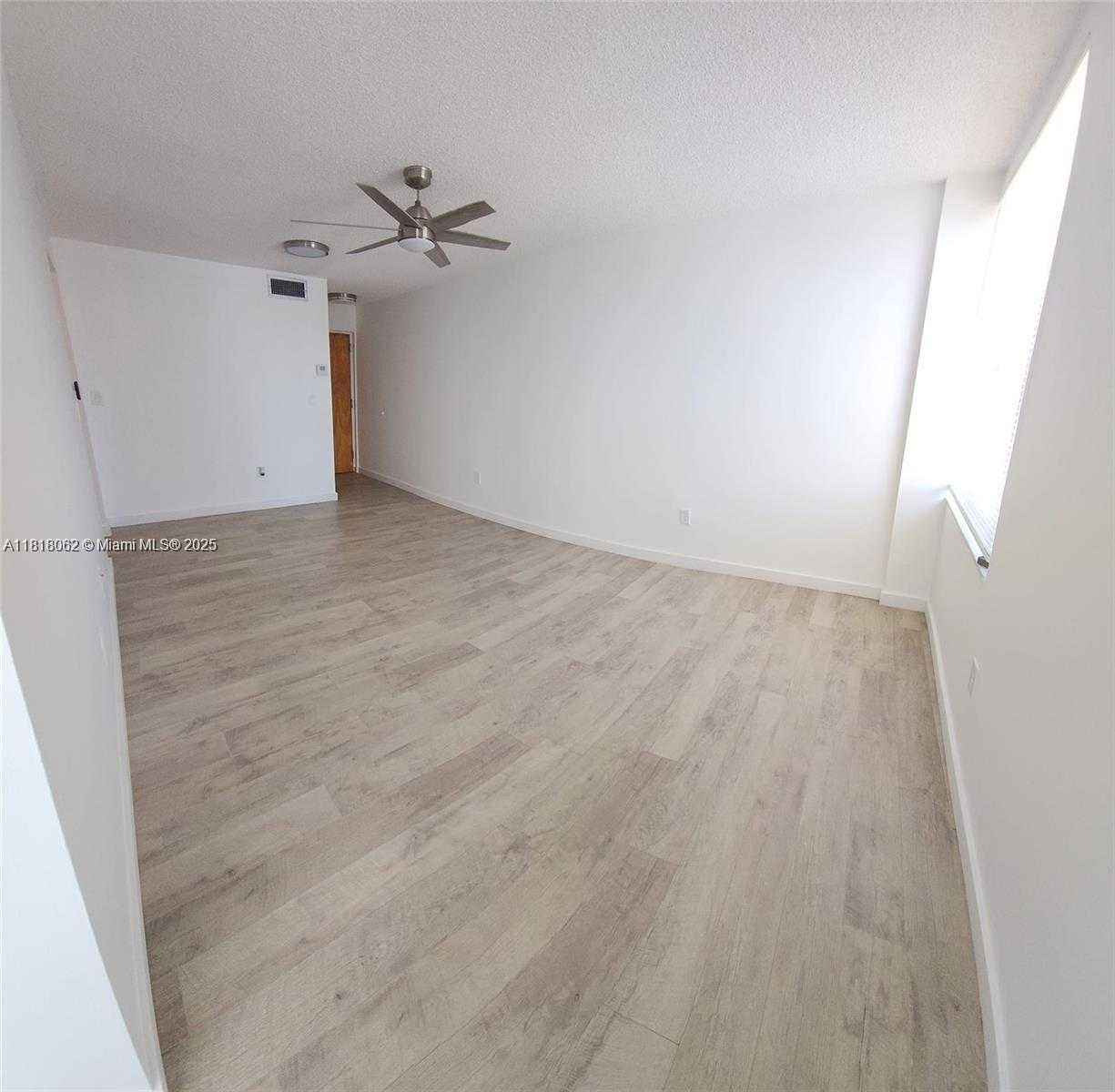 Small Image of 250 180TH #506, Sunny Isles Beach Number 10