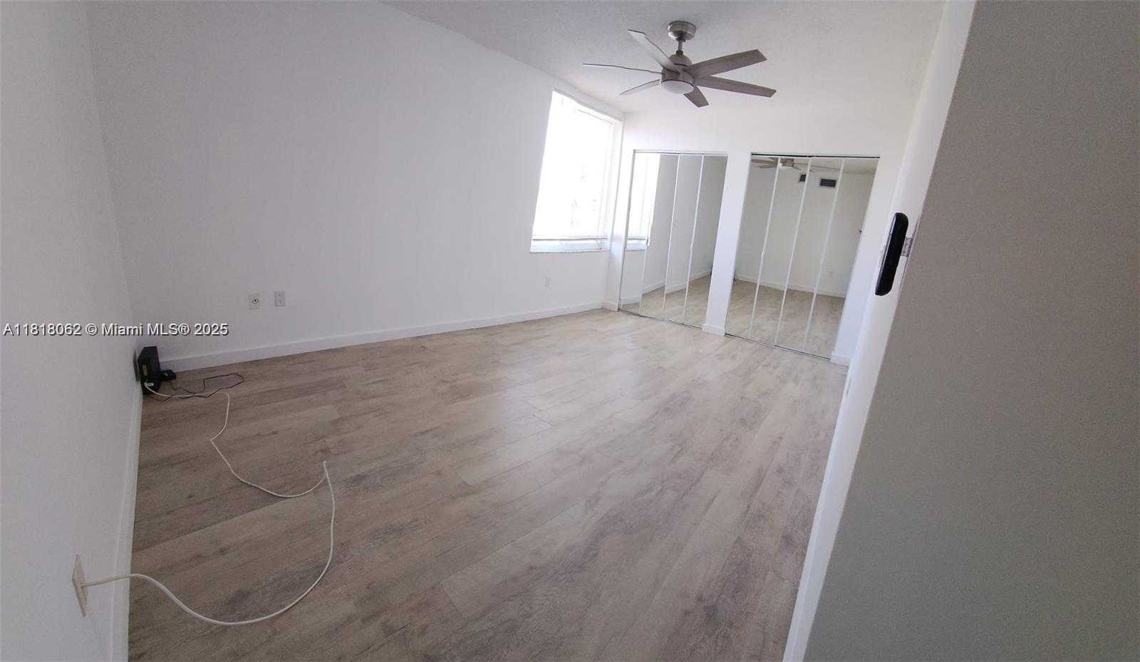 Small Image of 250 180TH #506, Sunny Isles Beach Number 5