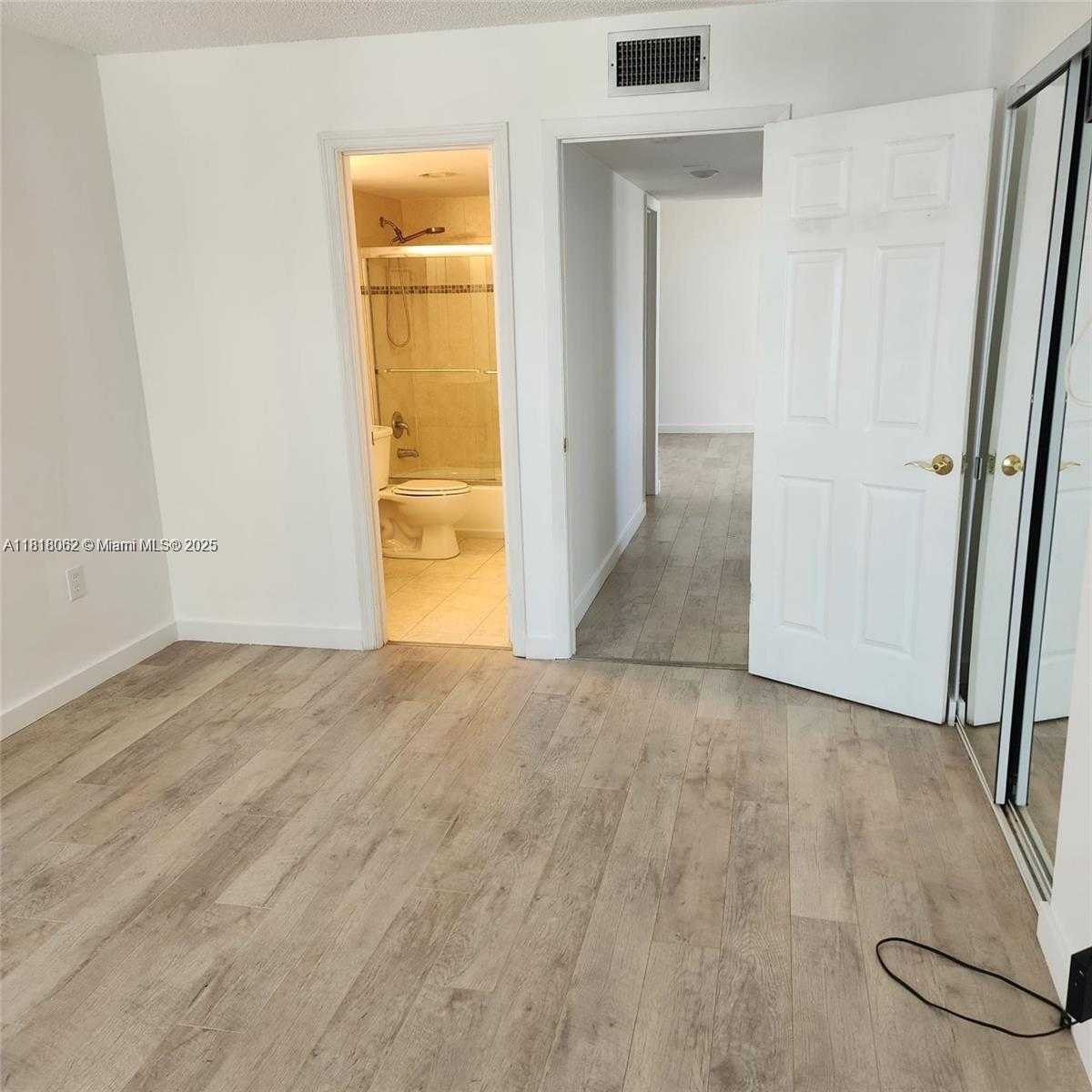 Small Image of 250 180TH #506, Sunny Isles Beach Number 6