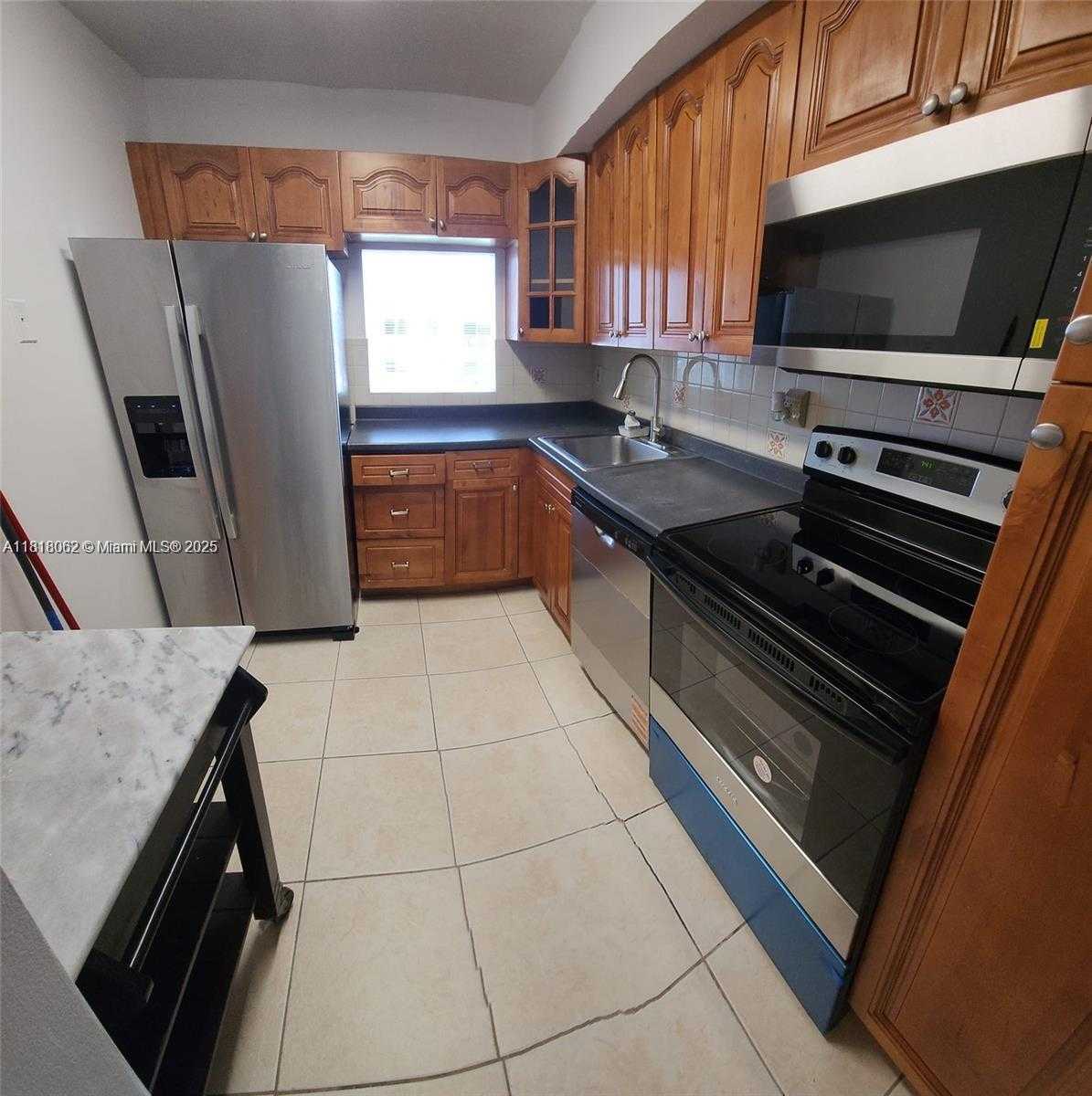 Small Image of 250 180TH #506, Sunny Isles Beach Number 9