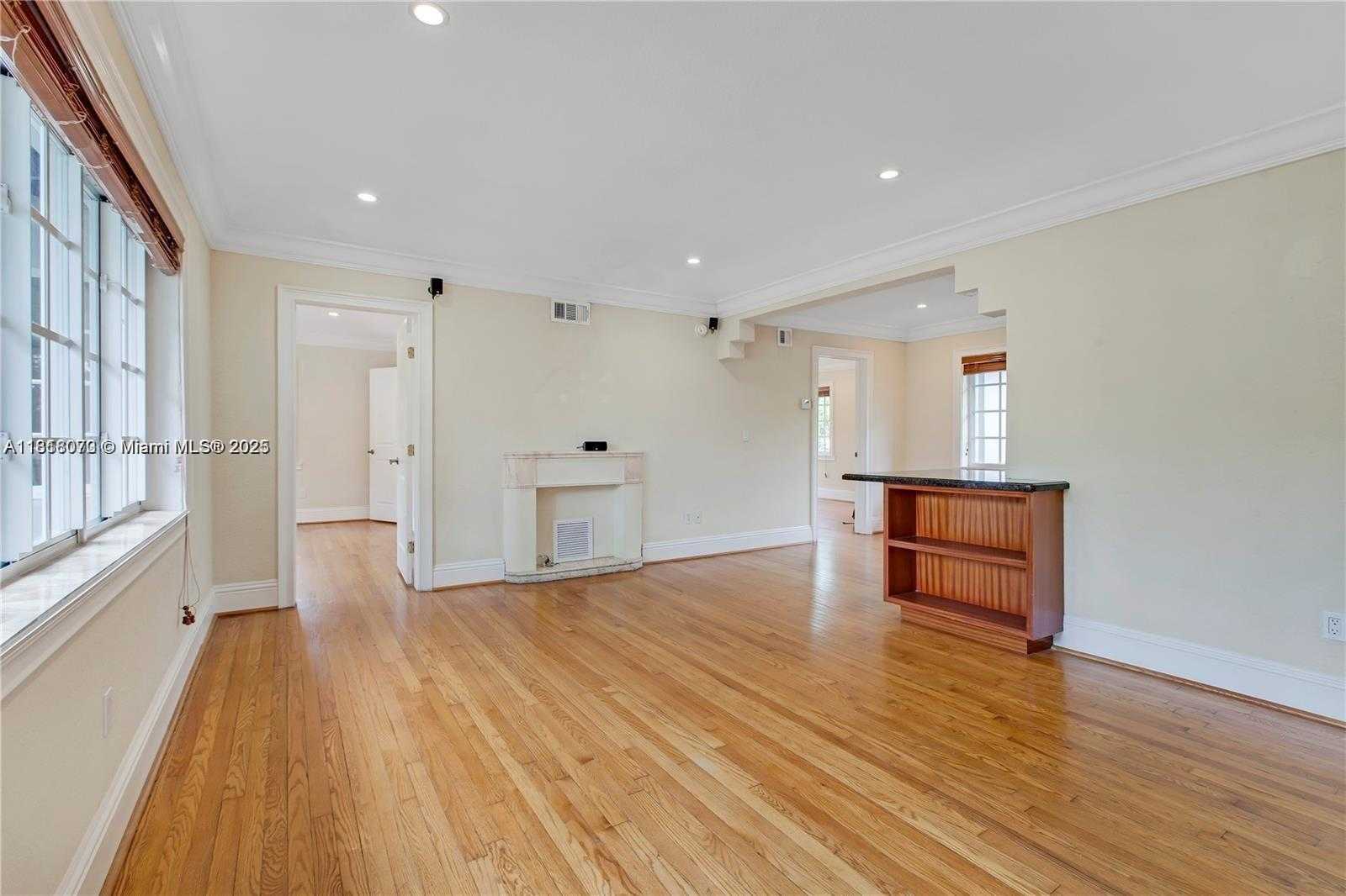 Small Image of 1551 WEST AVE #3, Miami Beach Number 10