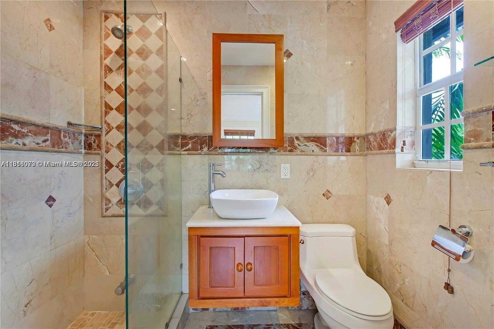 Small Image of 1551 WEST AVE #3, Miami Beach Number 17